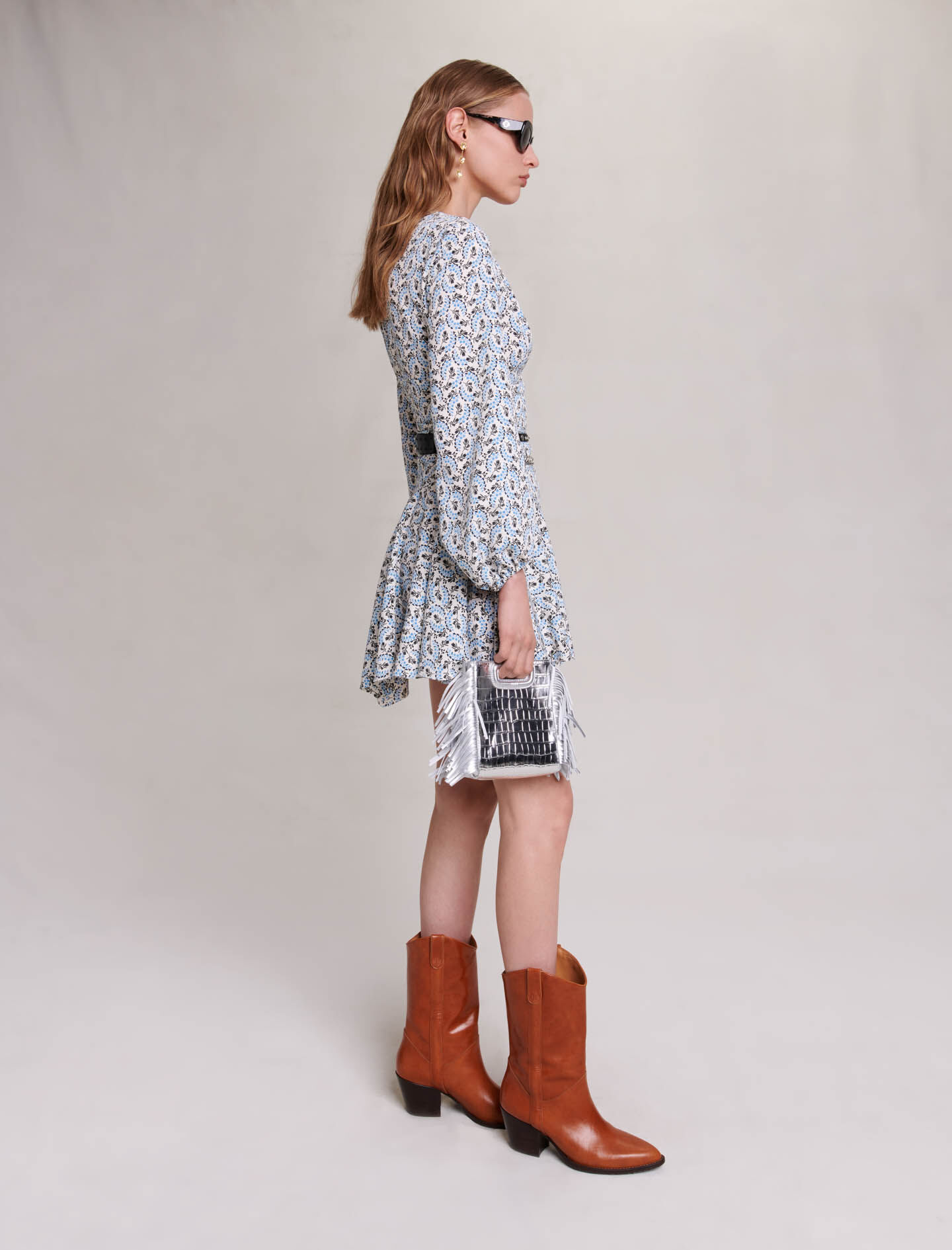 Rochie scurtă din crep - margini cu imprimeu lăcrămioare, ecru/albastru