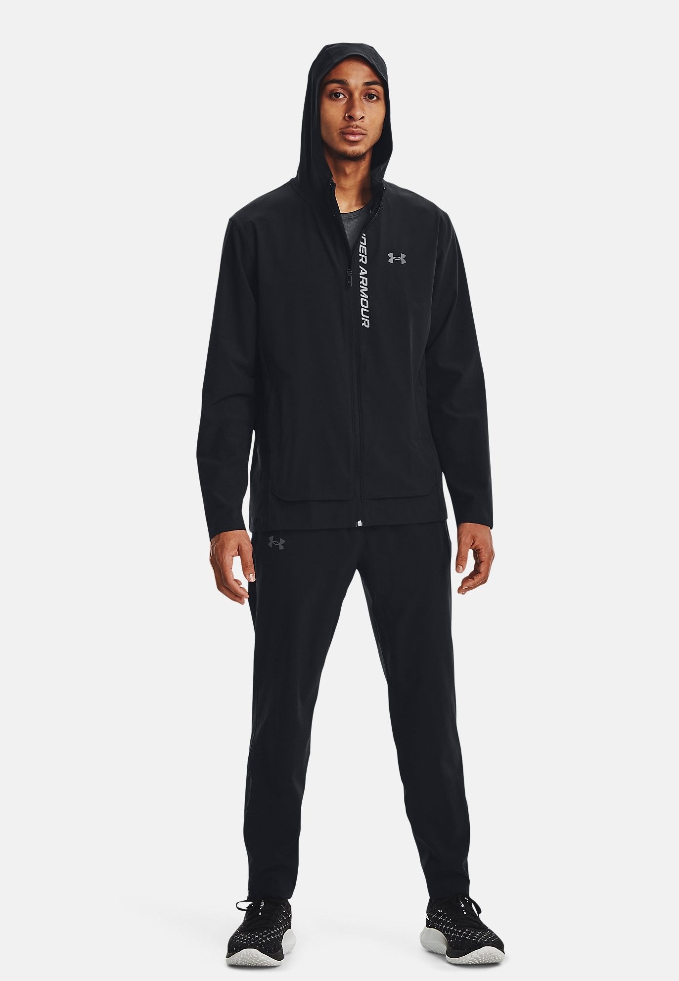 Under Armour OUTRUN THE STORM - Trainingsjack - zwart met reflecterende details