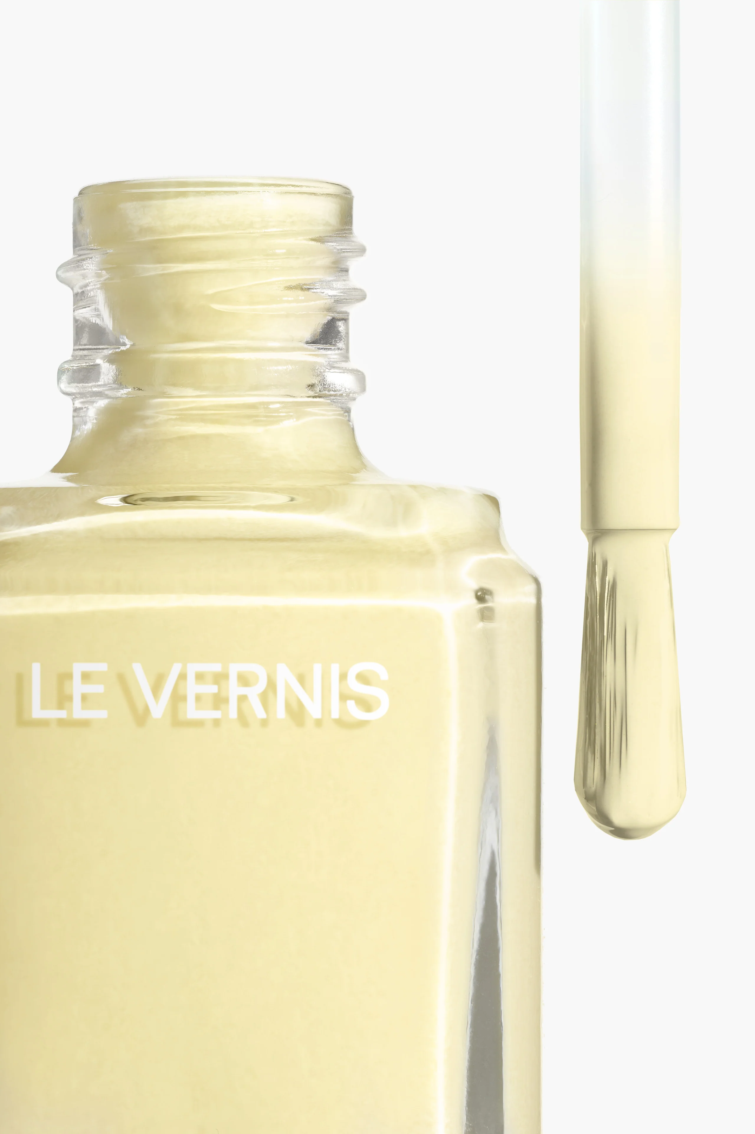 LE VERNIS - COLORE E BRILLANTEZZA LUNGA TENUTA
