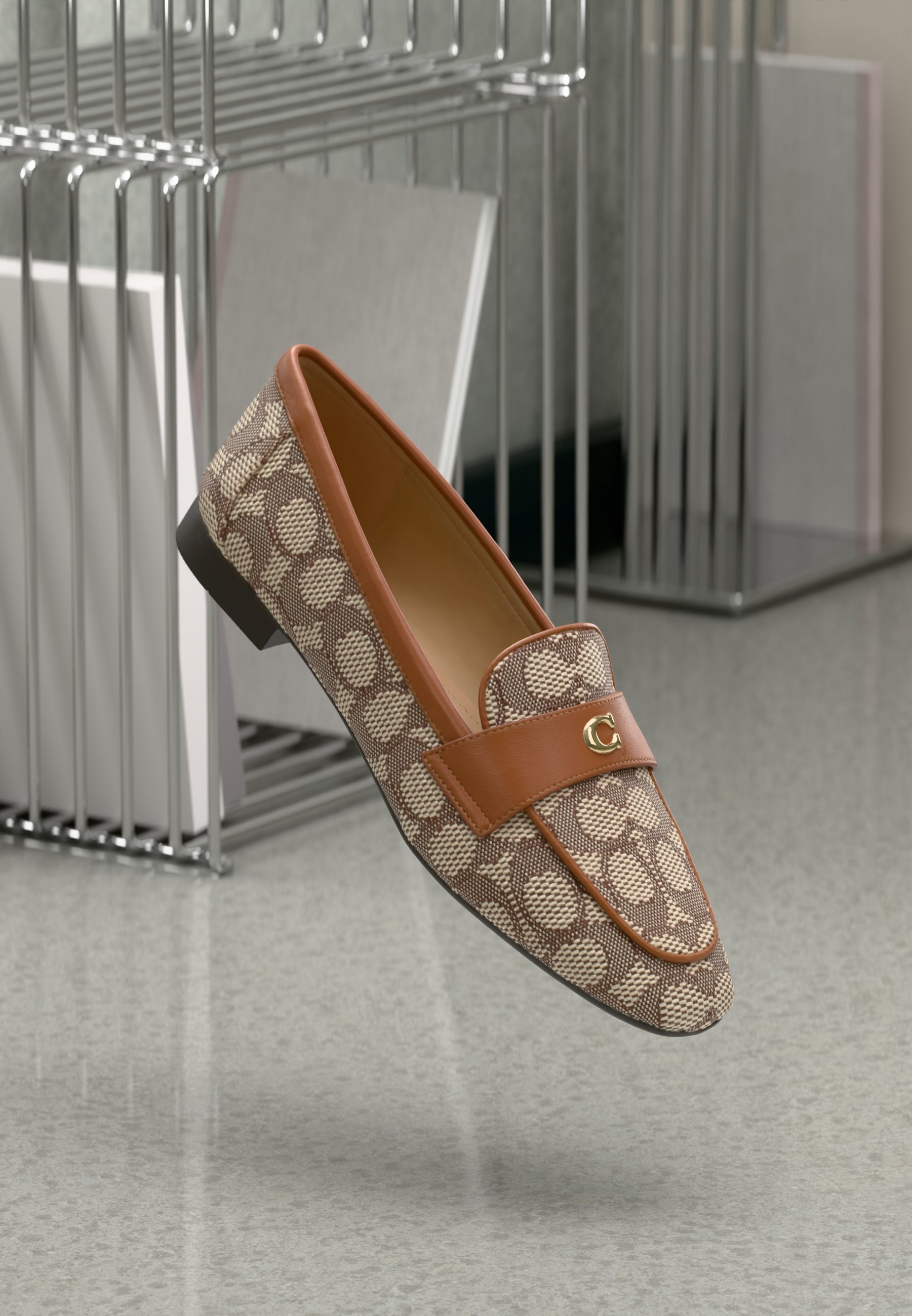 COACH SCULPTED C SIGNATURE LOAFER - Slipper - Kakao/Bernstein