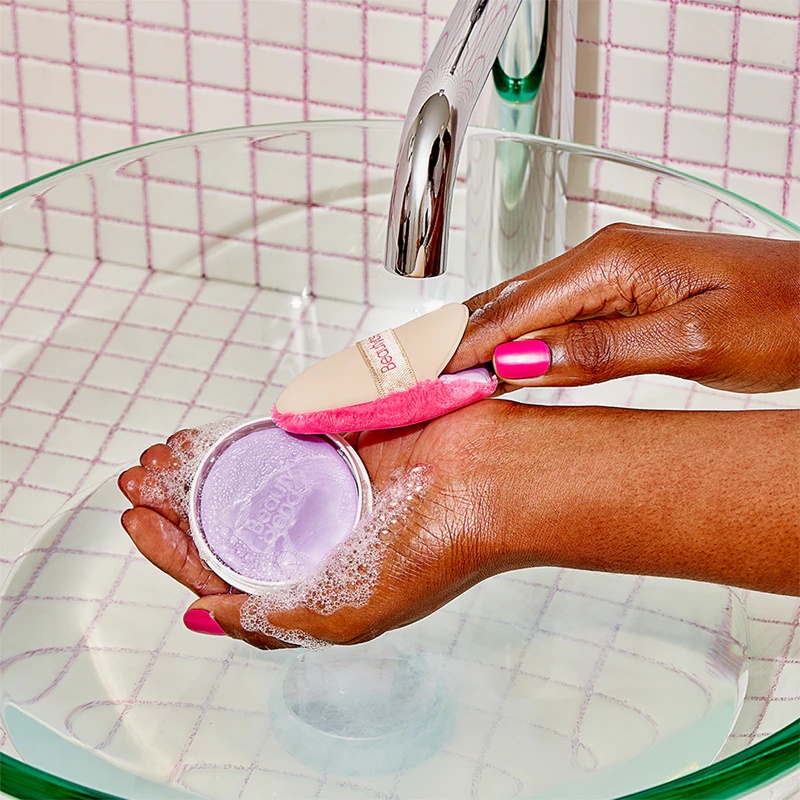 beautyblender® Tool Scrub lavandas ziepes grima otu un sūklīšu tīrīšanai