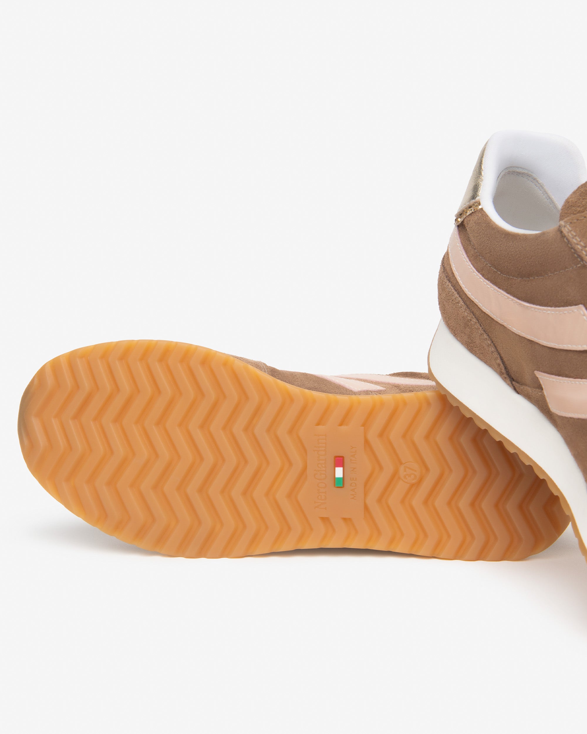  Damen-Sneaker aus Wildleder, Leder und technischen Materialien