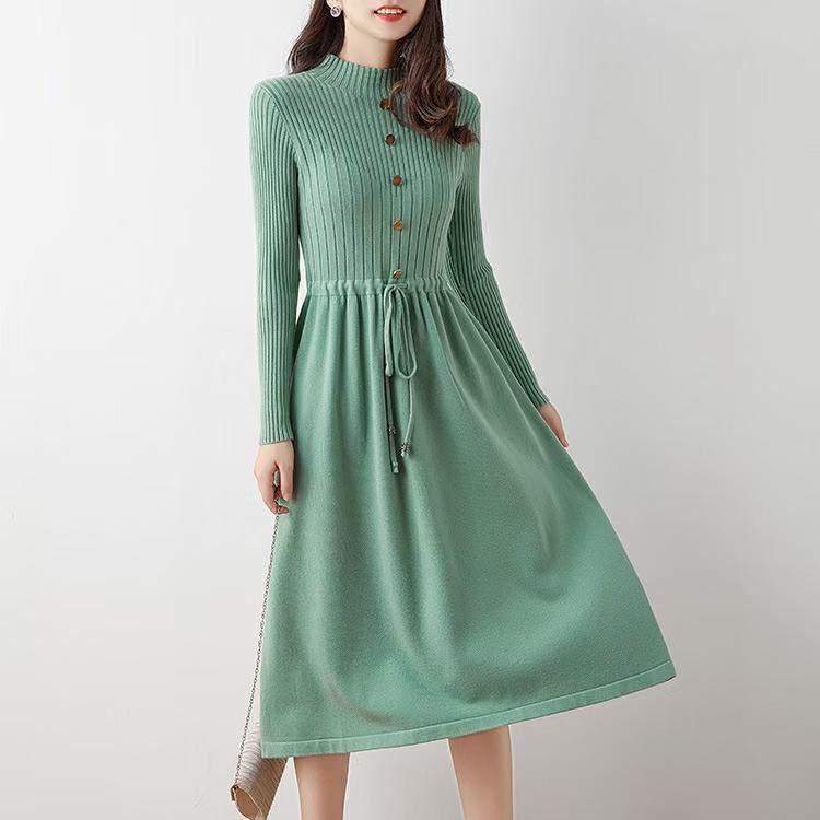 Elegante abito lungo da donna in maglia a trapezio, autunno/inverno, maglione spesso e caldo, abito midi plissettato con bottoni e coulisse.