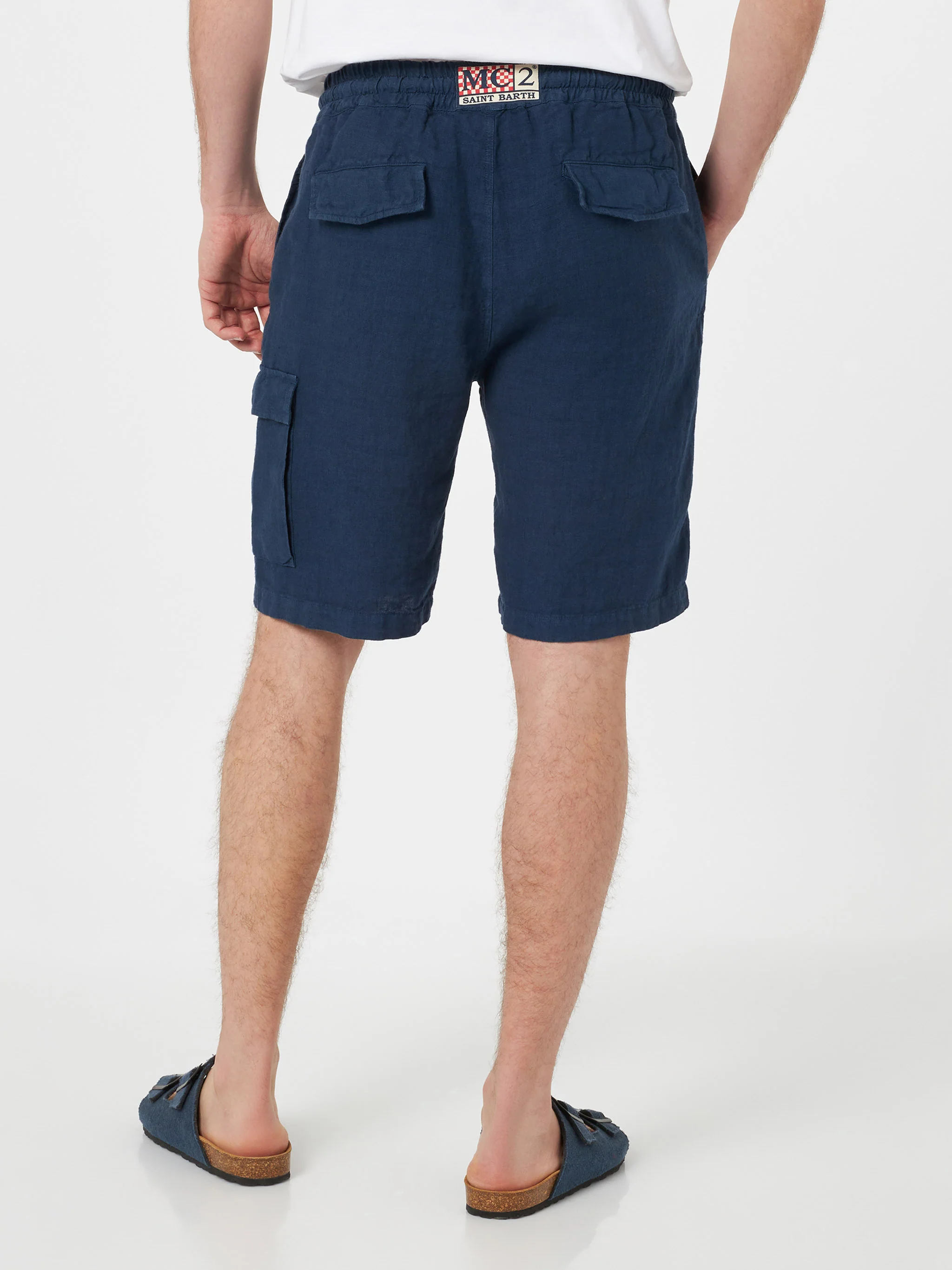 Herenbermudashorts van linnen in marineblauw, elastische tailleband, trekkoord, utility-zak, achterzakken met knoopsluiting, merklabel | MC2 Saint Barth