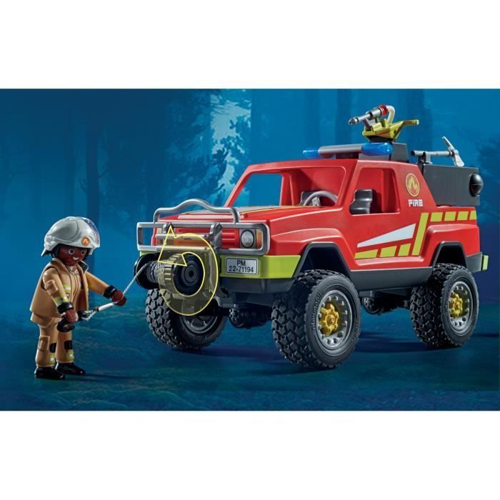 PLAYMOBIL - 71194 - City Action - Pick-up et pompier - Camion de pompiers avec treuil et lance incendie