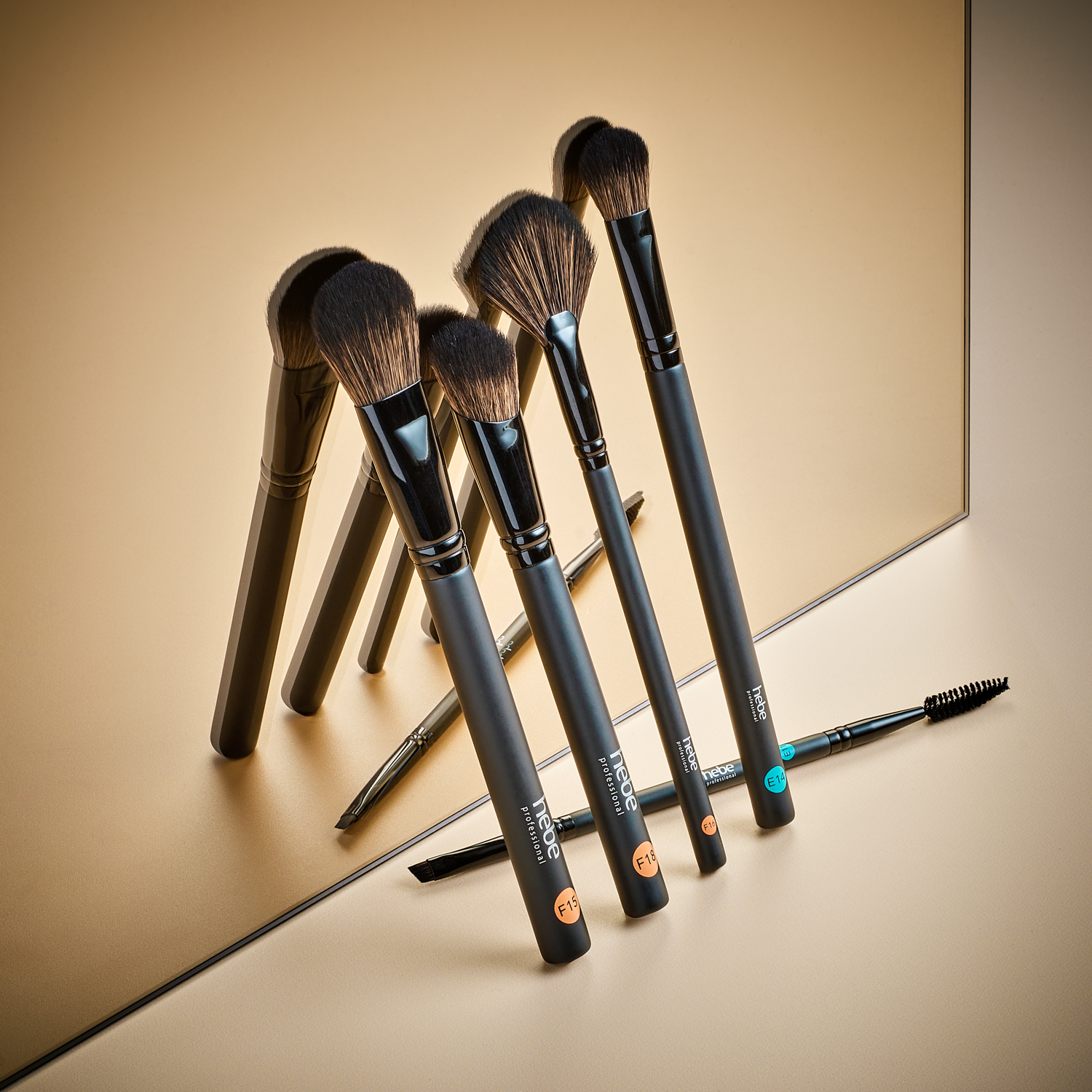 Hebe Professional Mini -muotoilu- ja peitevoidesivellin