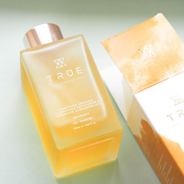 TRUE Skincare Safflor & Geranium Rengöringsolja 110ml