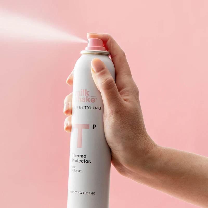 milk_shake® Lifestyling Thermo Protector Facial Mist FPS 50 para cabelos danificados pelo uso frequente de secador.