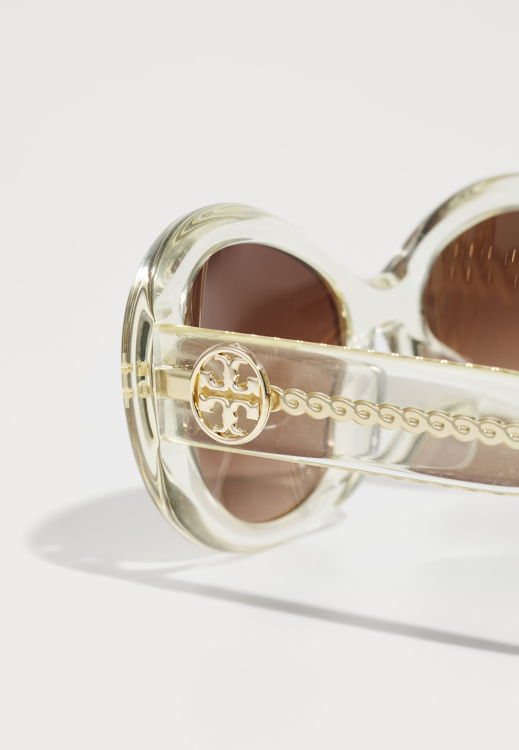 Sončna očala Tory Burch - prozorna pinot barva