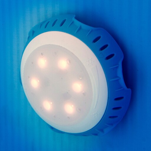 Iluminat pentru piscine supraterane