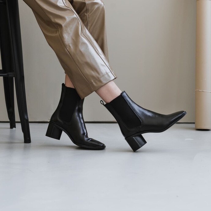 Bottines à talons  en cuir noir