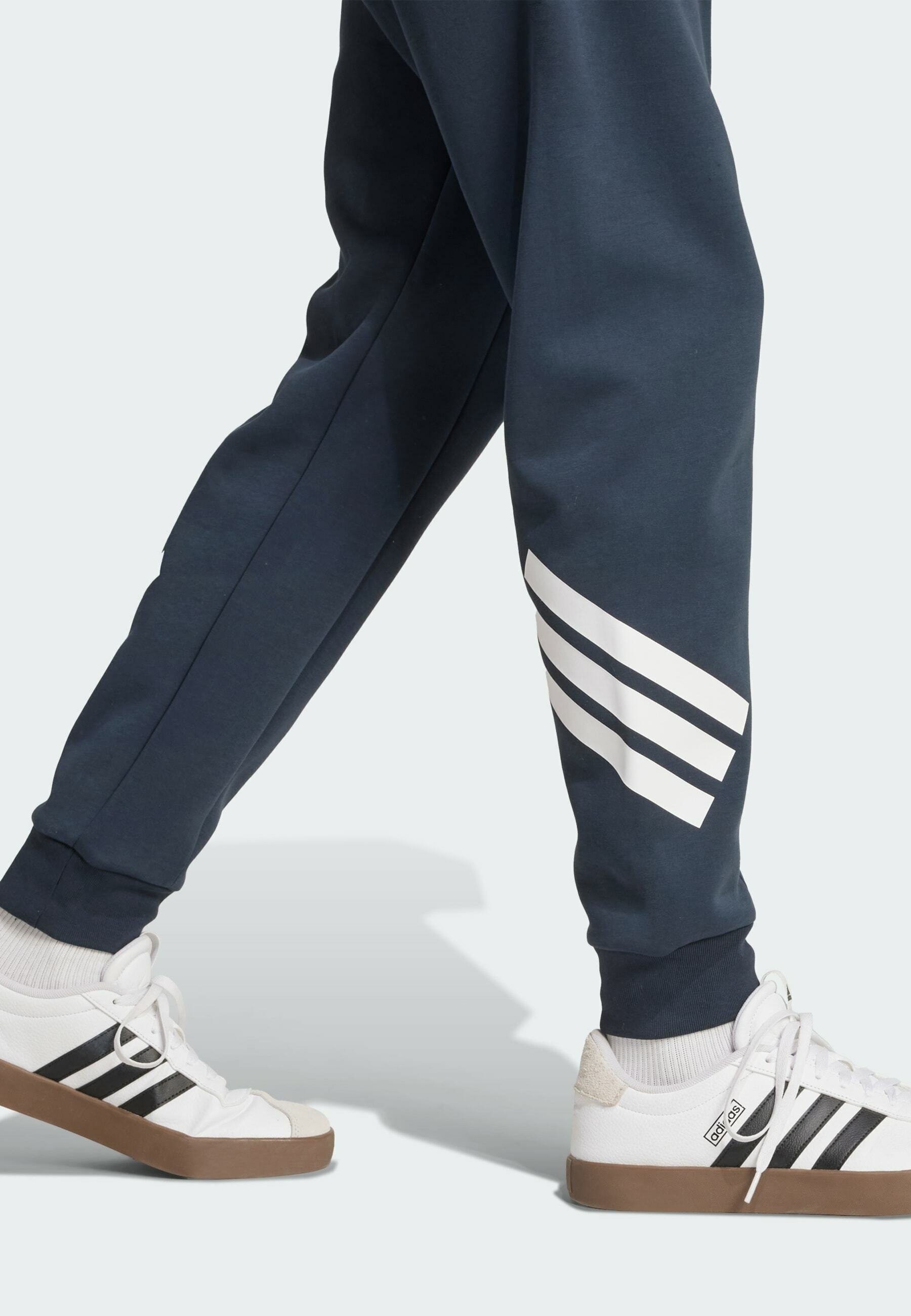 adidas Sportswear dressipüksid - aurora tint