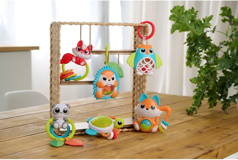 Chicco Owl Rattle Contrast Závěsná hračka s chrastítkem