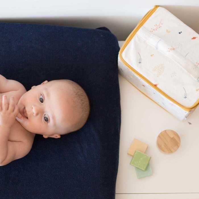 Three Kilos Seven baby toilettaske med skovmønster