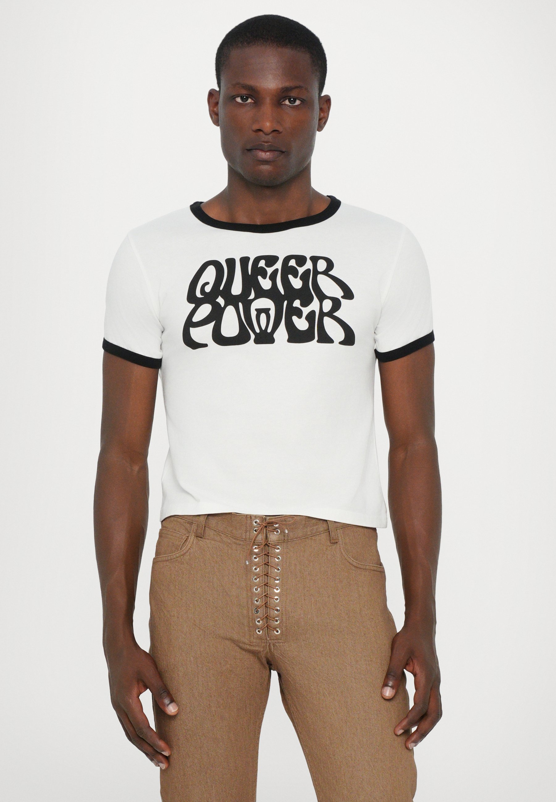 Ludovic de Saint Sernin QUEER POWER UNISEX - T-shirt met print - wit