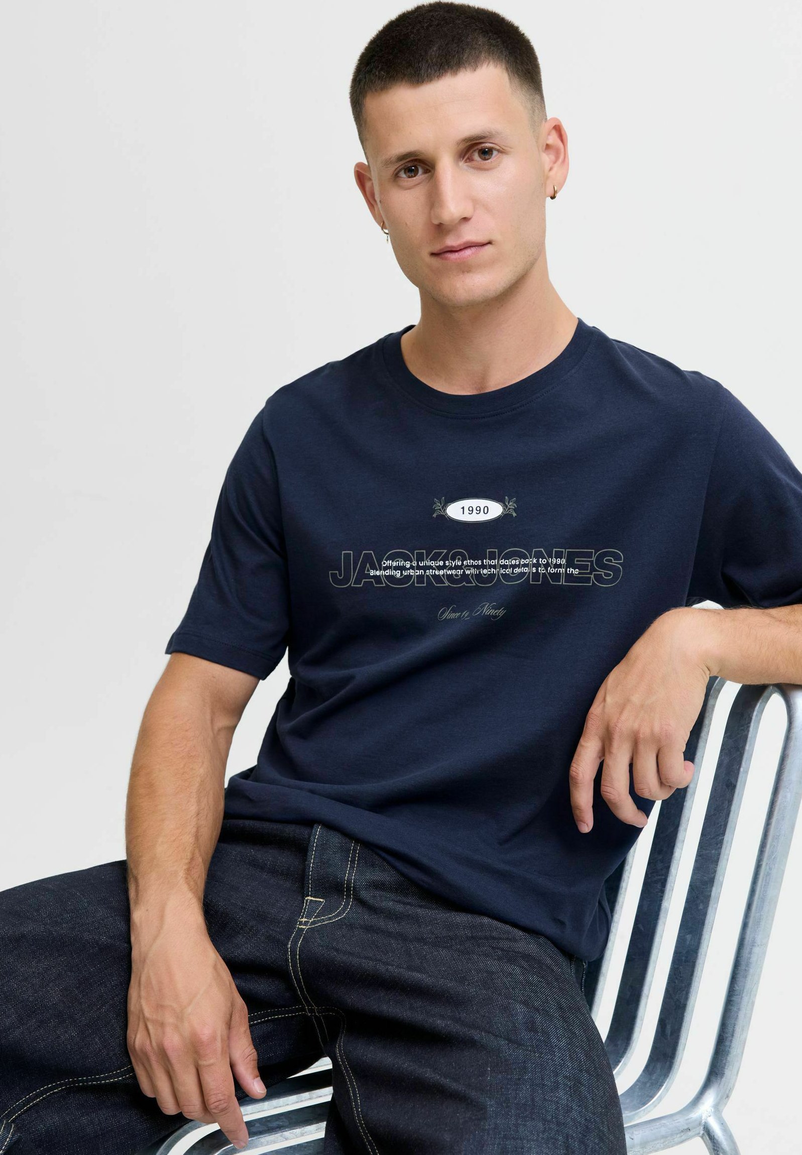 Jack & Jones GEDRUCKT - T-shirt met print - marineblauwe blazer