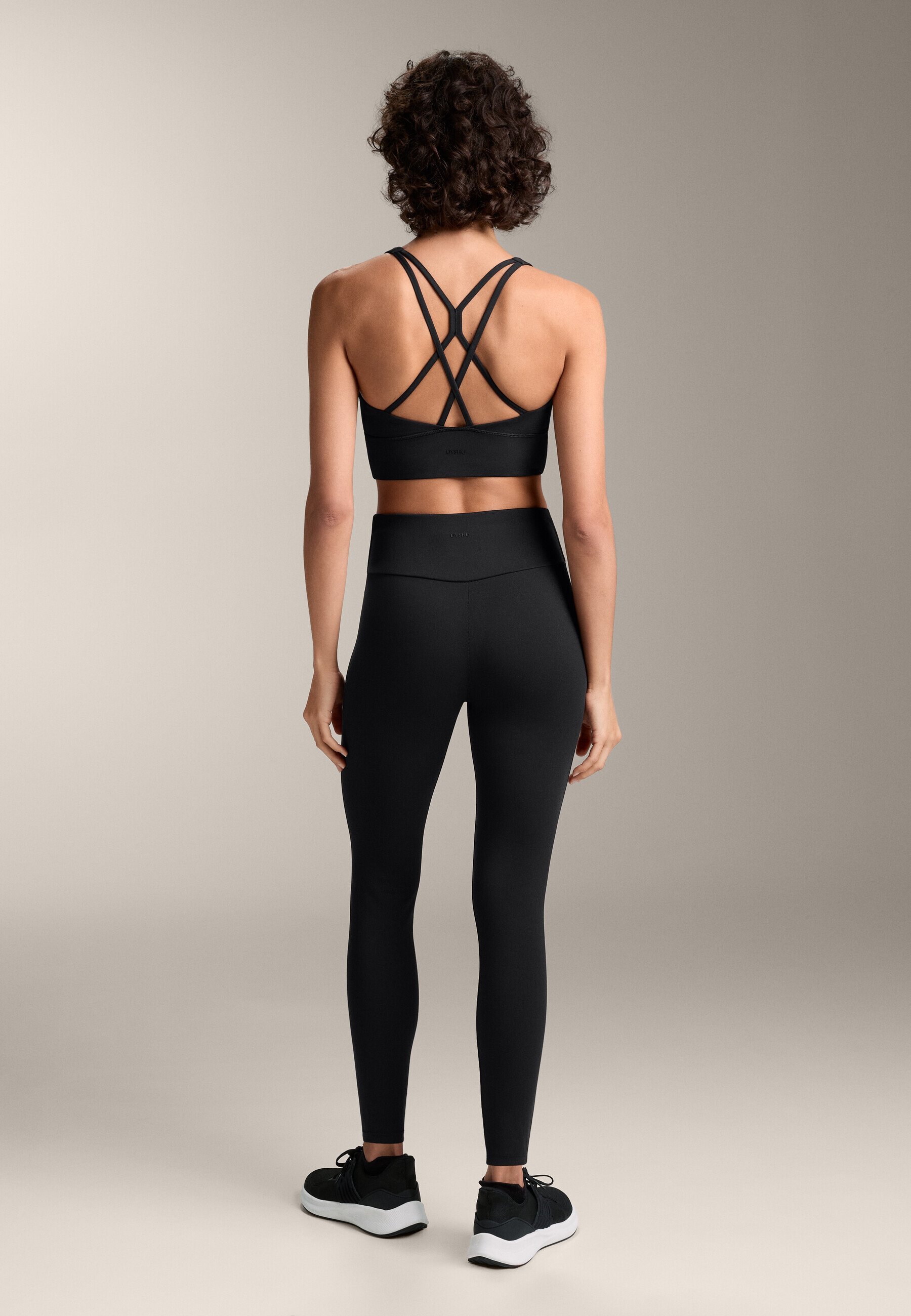 OYSHO COMFORTLUX HIGH-RISE - Legice - Hlače - črne