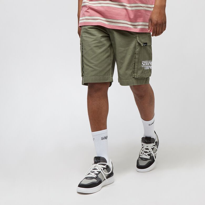 Pantalones cortos cargo con parche original de Stranger Things