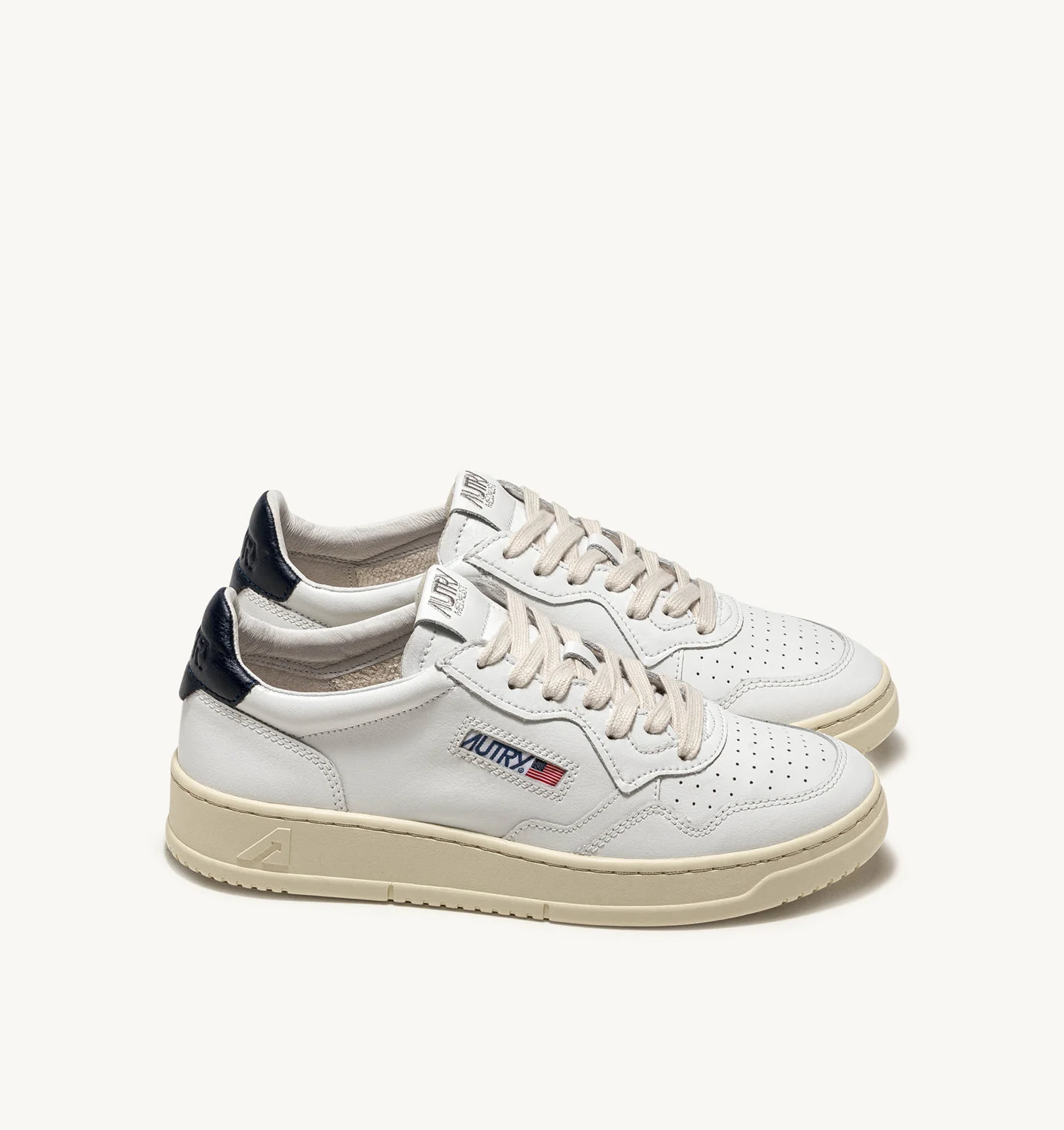 Adidași Medalist Low din piele albă și Space