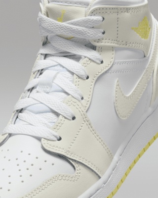 Air Jordan 1 Mid Older Kids' Shoes