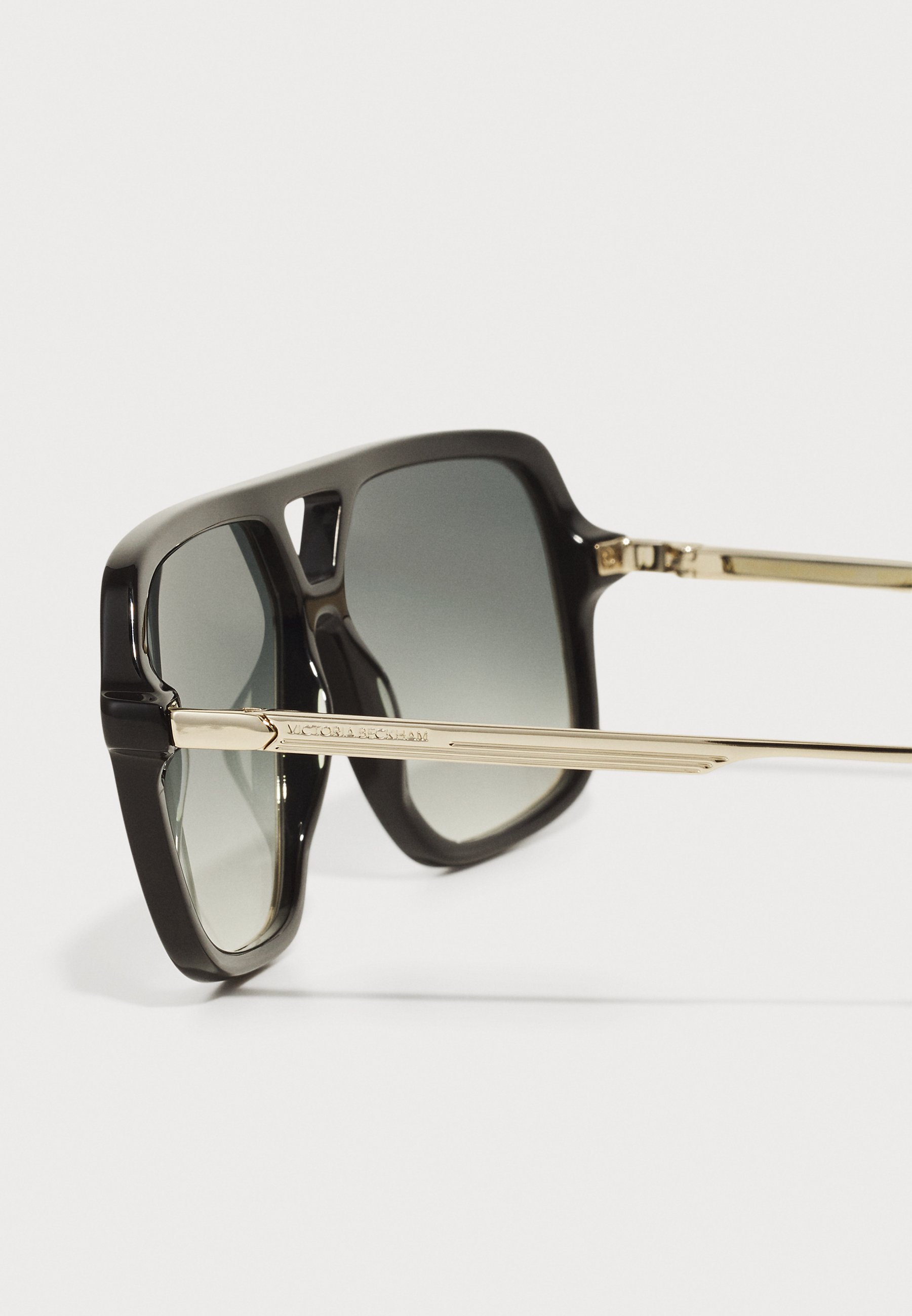 Lunettes de soleil Victoria Beckham - noires