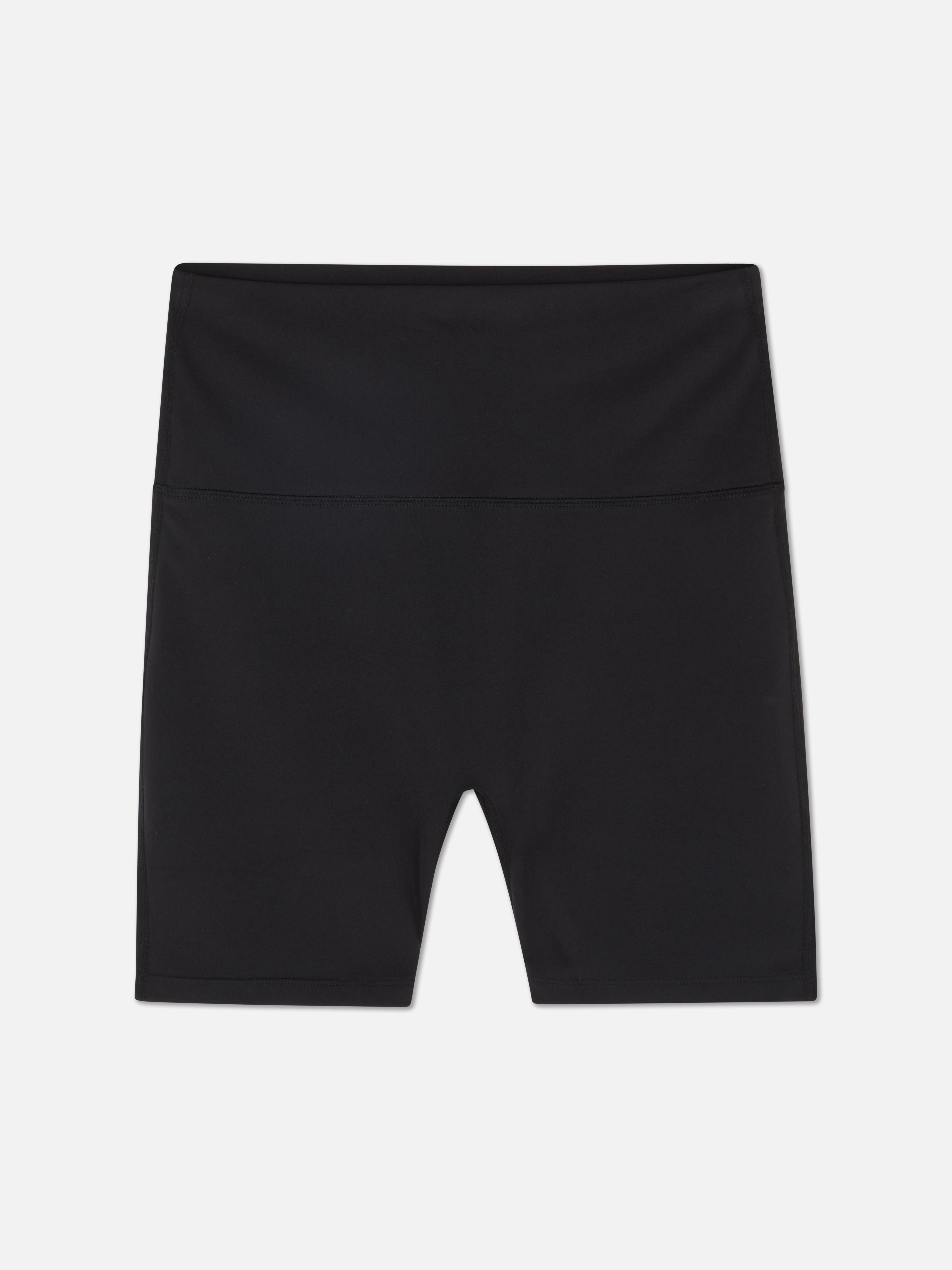 Pantaloncini sportivi morbidissimi. Questi pantaloncini morbidissimi sono ideali da indossare durante gli allenamenti.