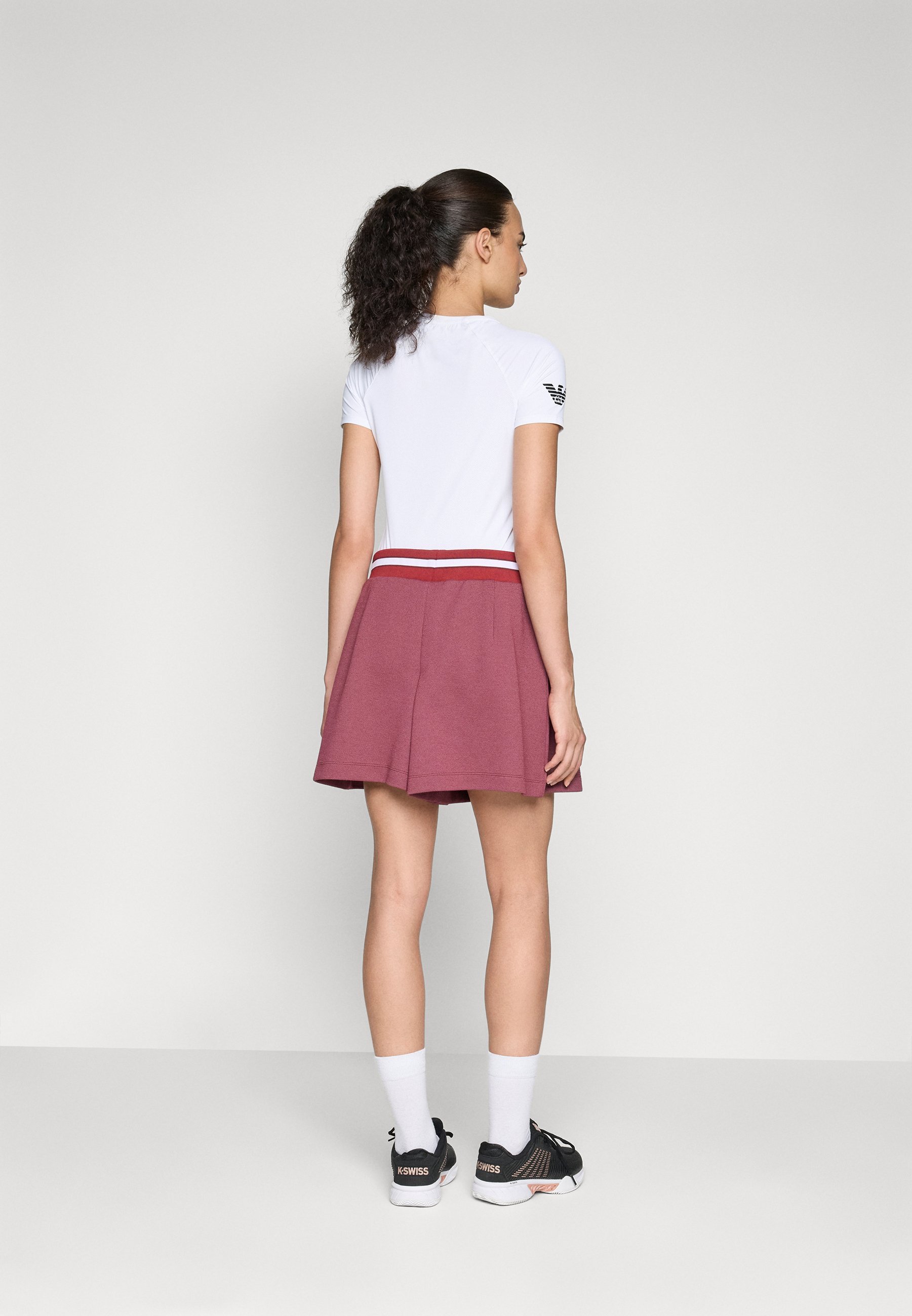 EA7 Emporio Armani TENNIS CLUB SHORTS - Pantaloncini sportivi - bordeaux