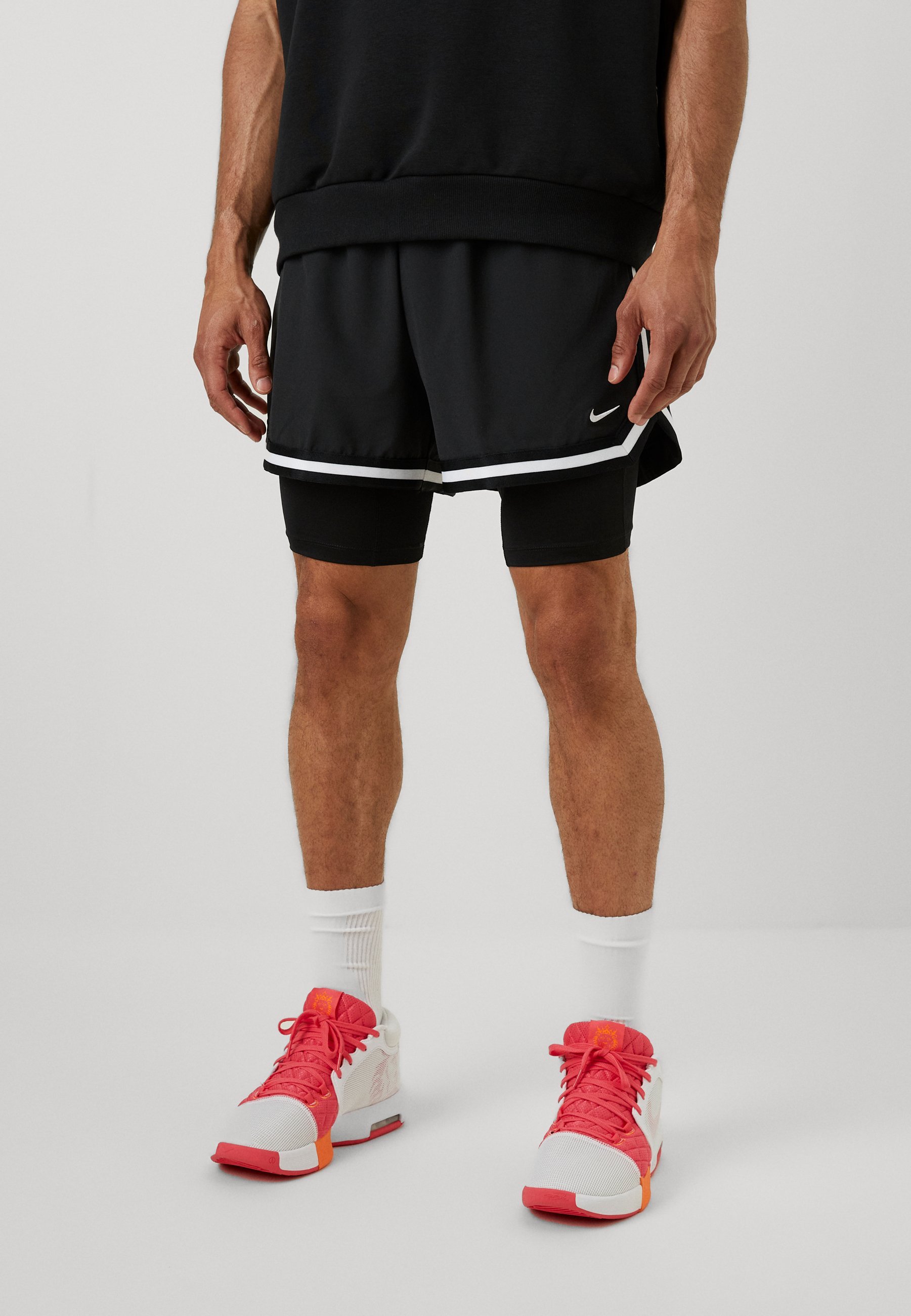 Nike Performance 2-IN-1 - Šortky 2 v 1 - čierno/biele
