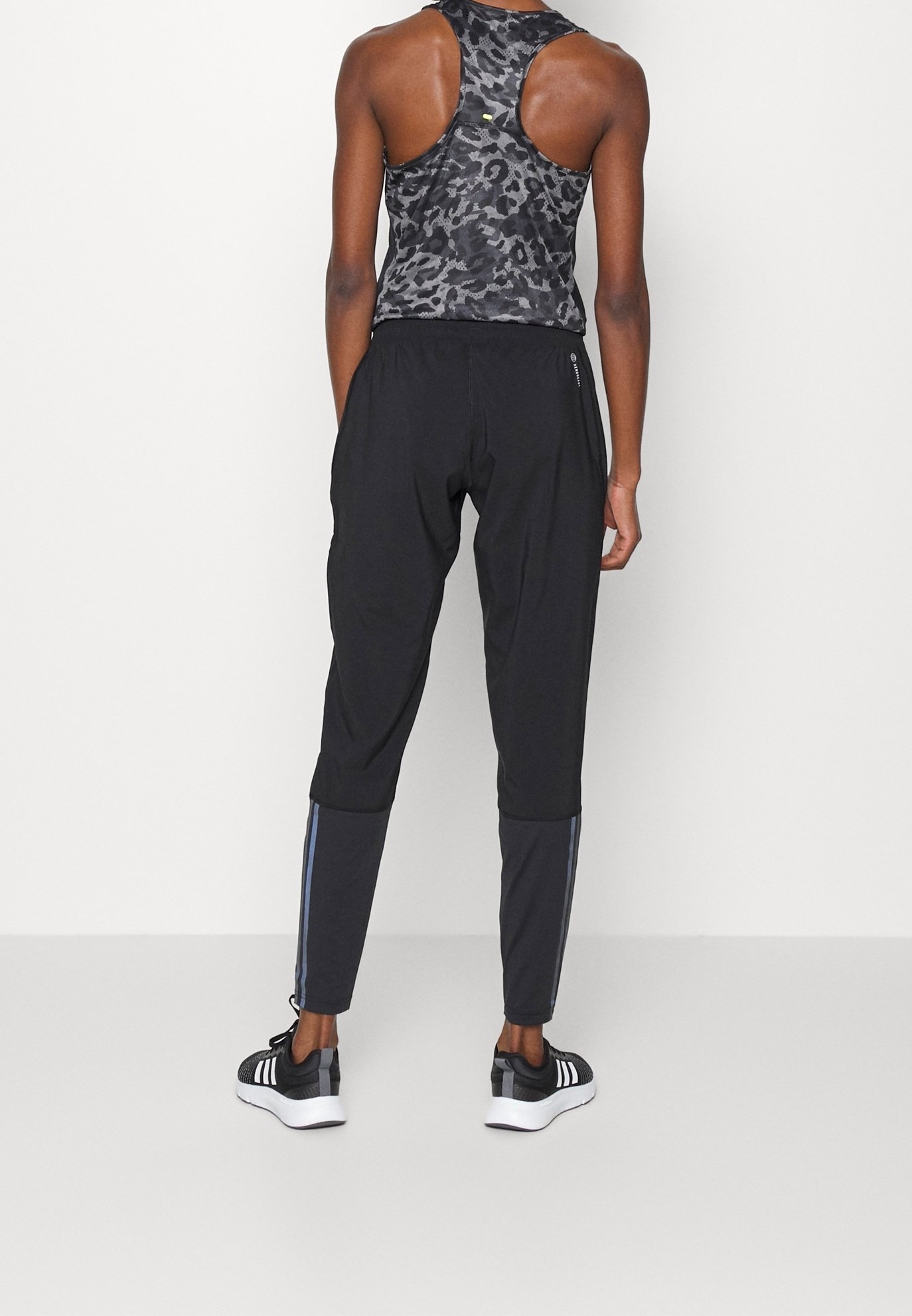 Pantaloni Adidas Performance - neri