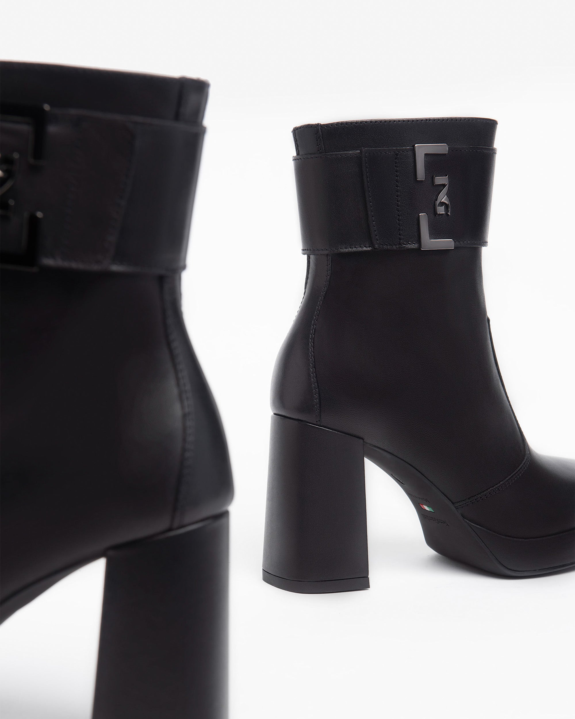  Damen-Ankle-Boots aus Leder