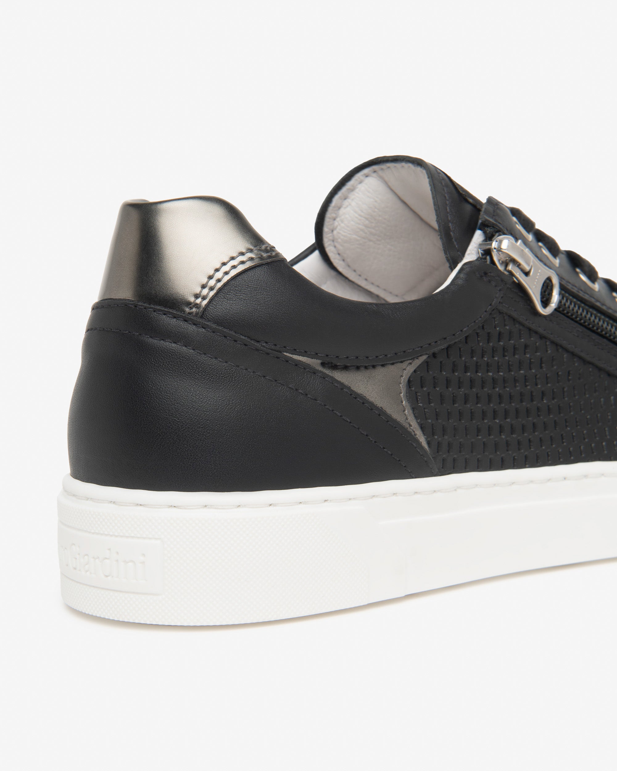  Damen-Sneaker aus Leder und Funktionsmaterial