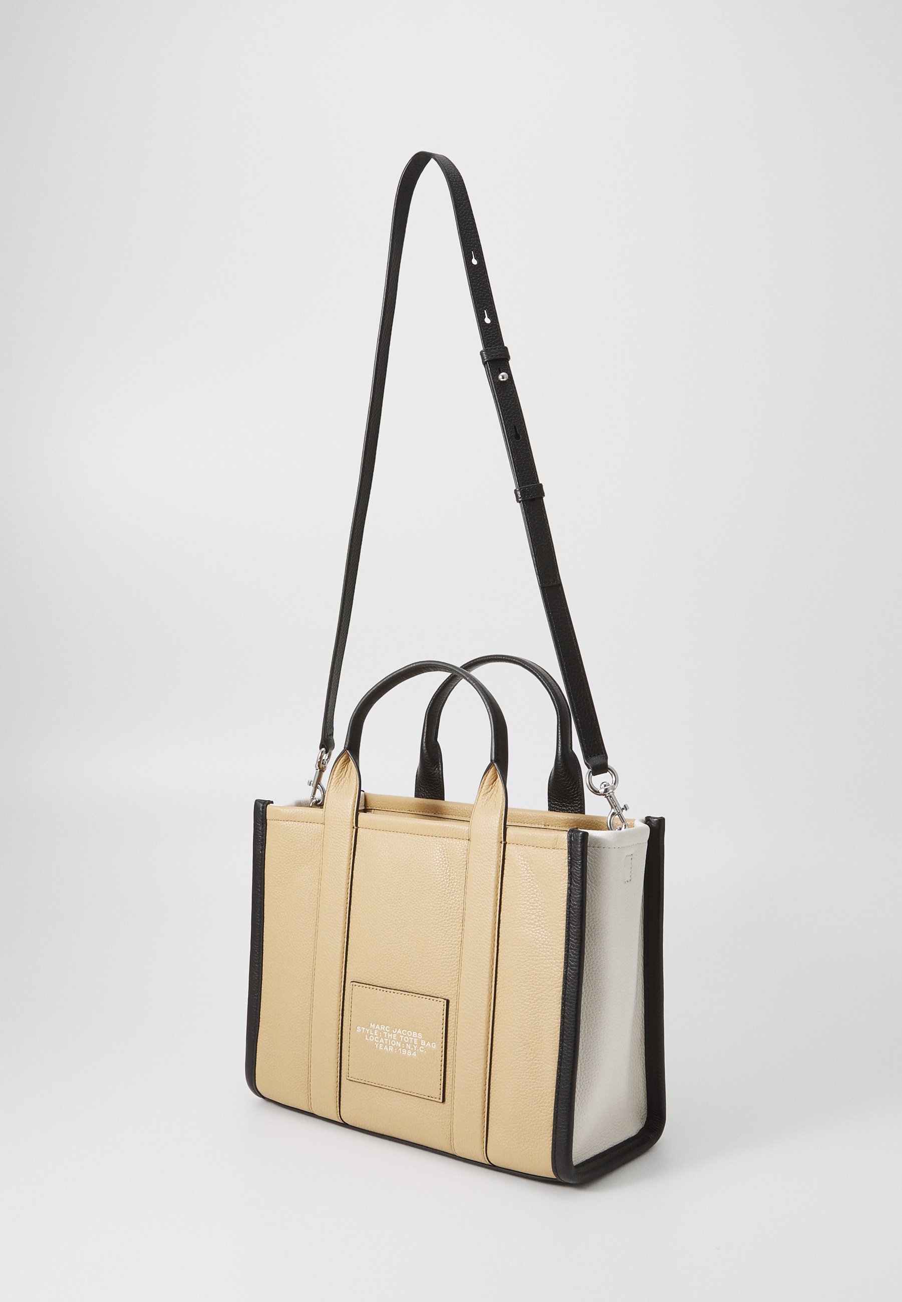 MARC JACOBS THE MEDIUM TOTE - Handtas - camel multi