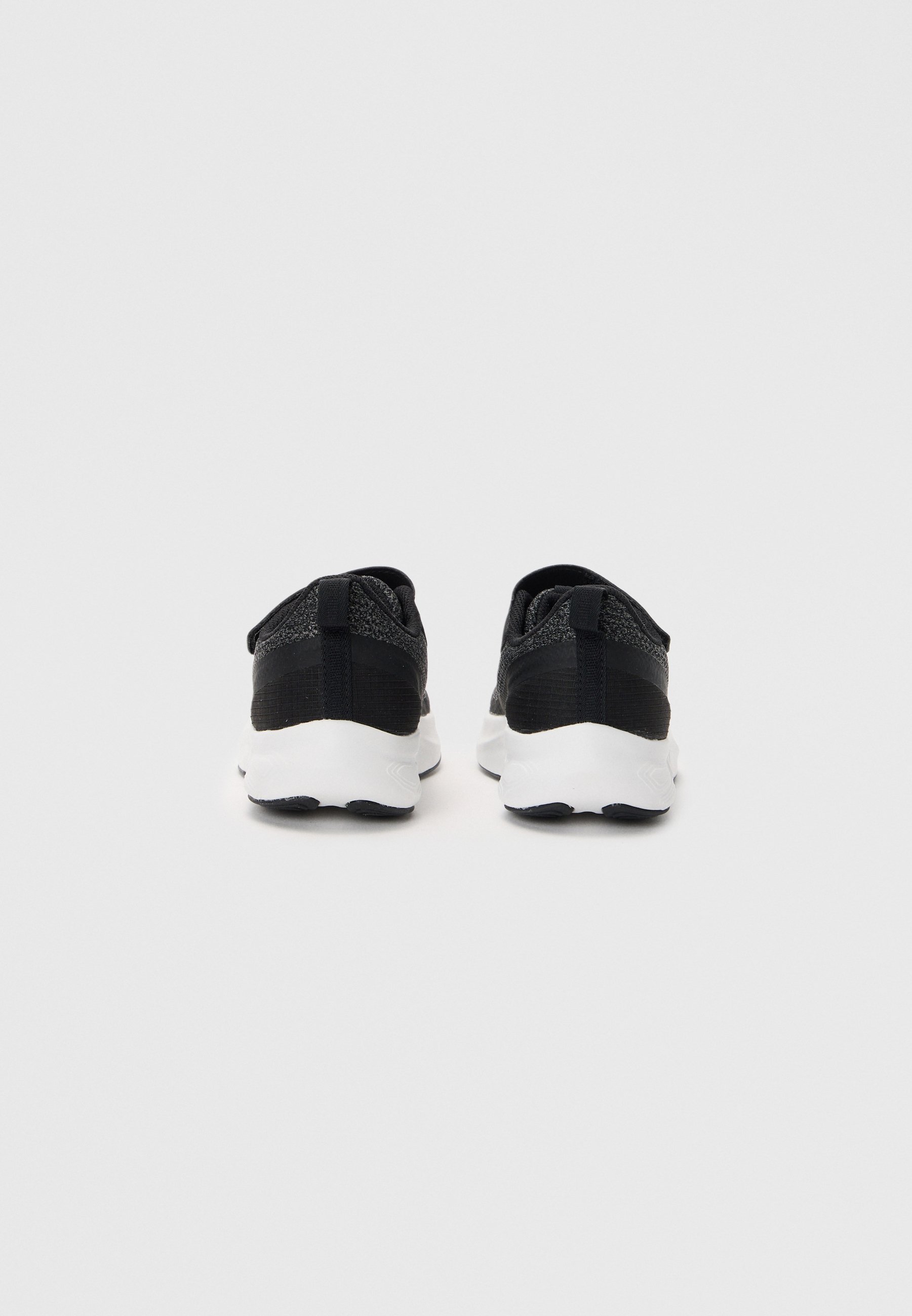 New Balance FRESH FOAM 625 UNISEX - Hardloopschoenen voor op de weg - zwart