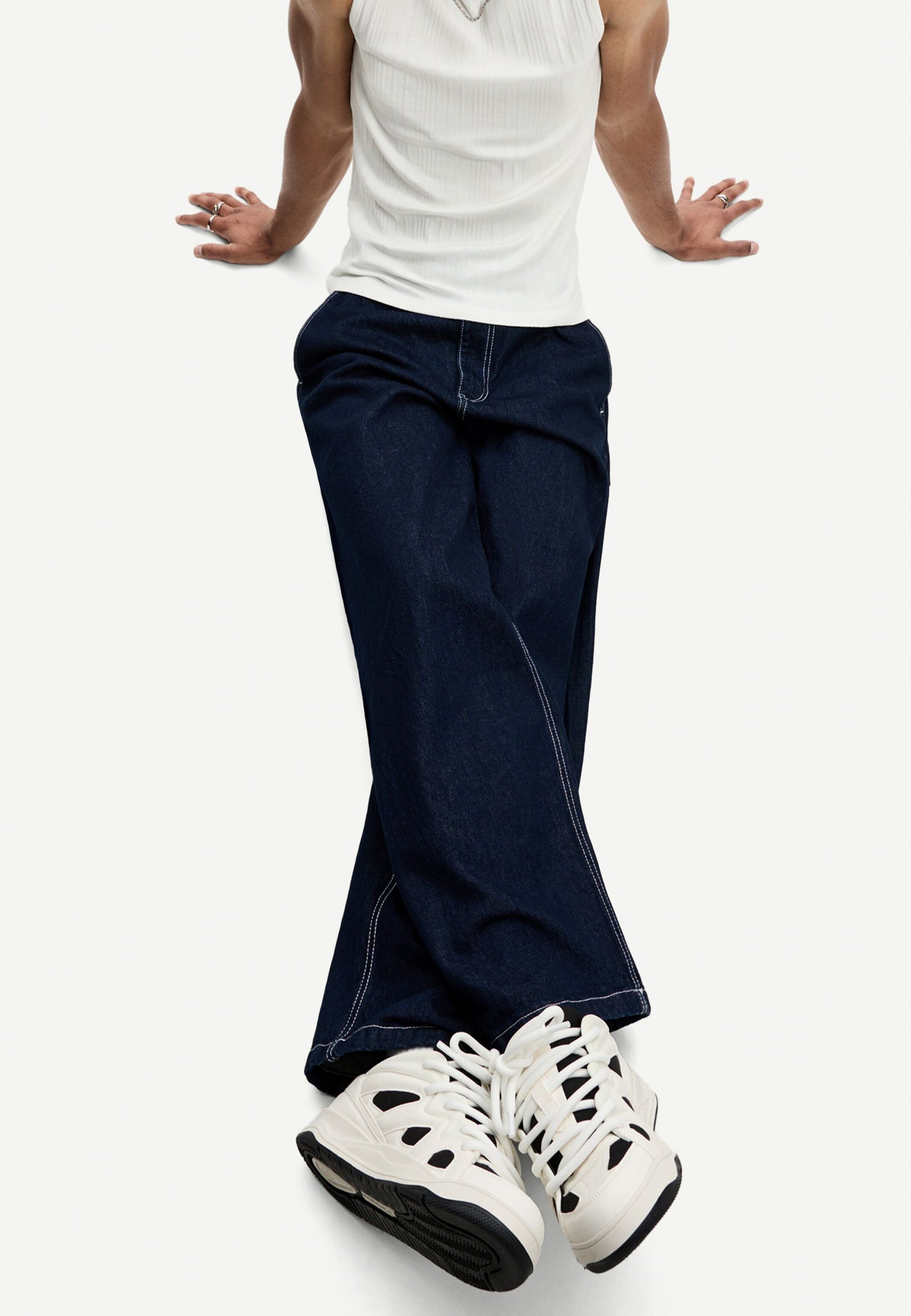 Bershka CONTRAST - Skateschoenen - wit zwart