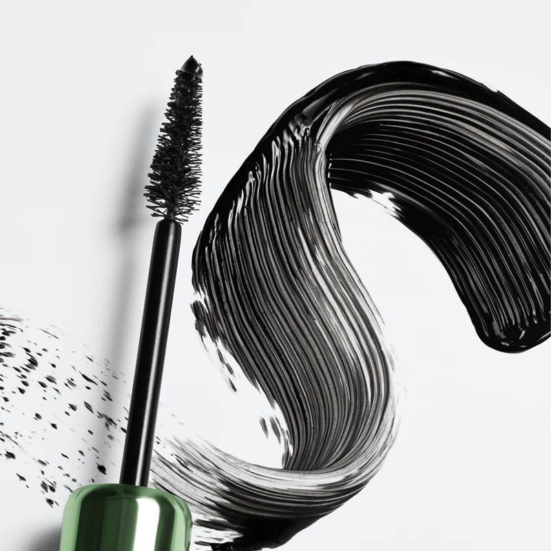 Riasenka Clinique High Impact™ High-Fi poskytuje maximálny objem rias.