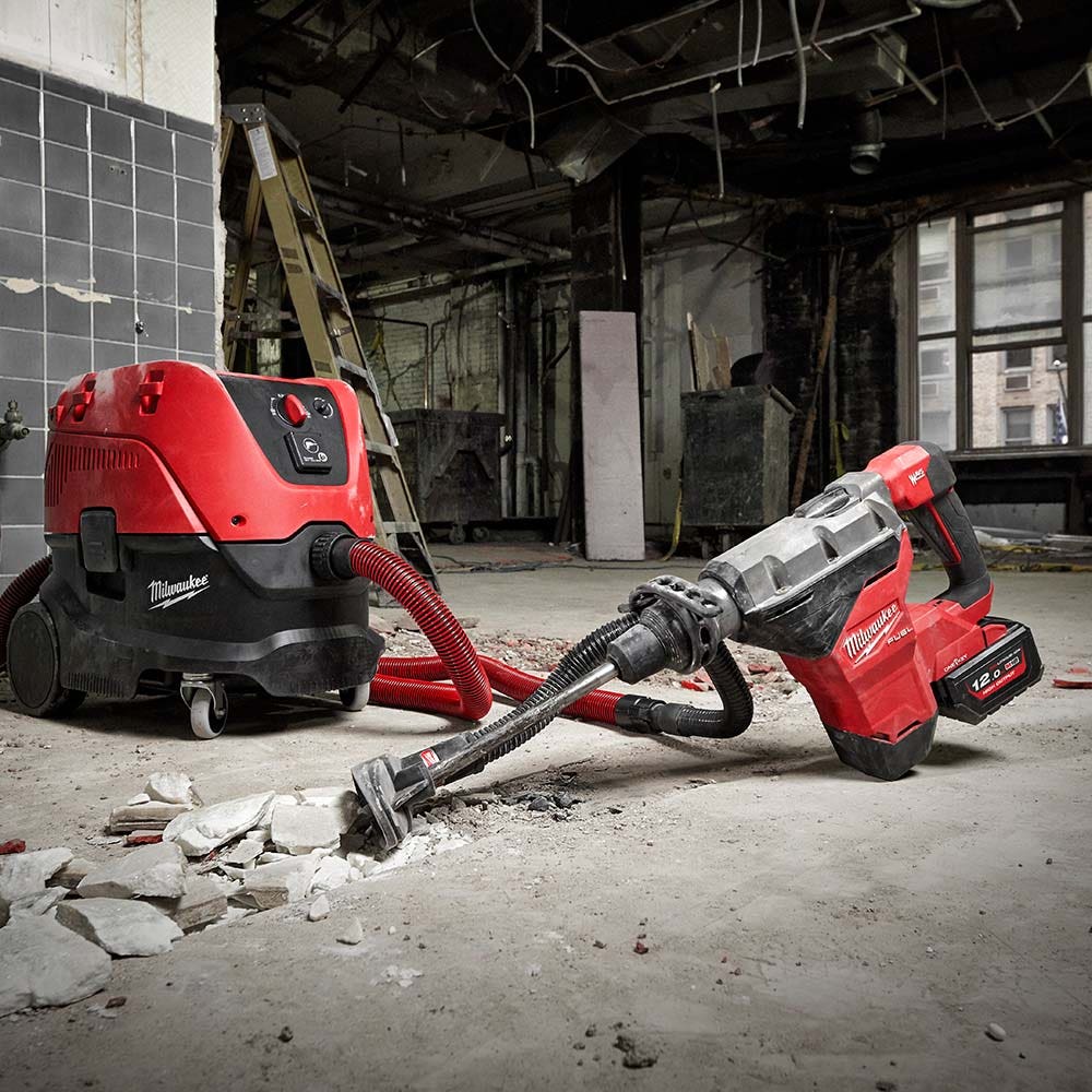 MILWAUKEE 18V FUEL 44mm bürstenloser SDS Max Hammer mit einem Schlüssel und Schutzhaube M18FHM-0