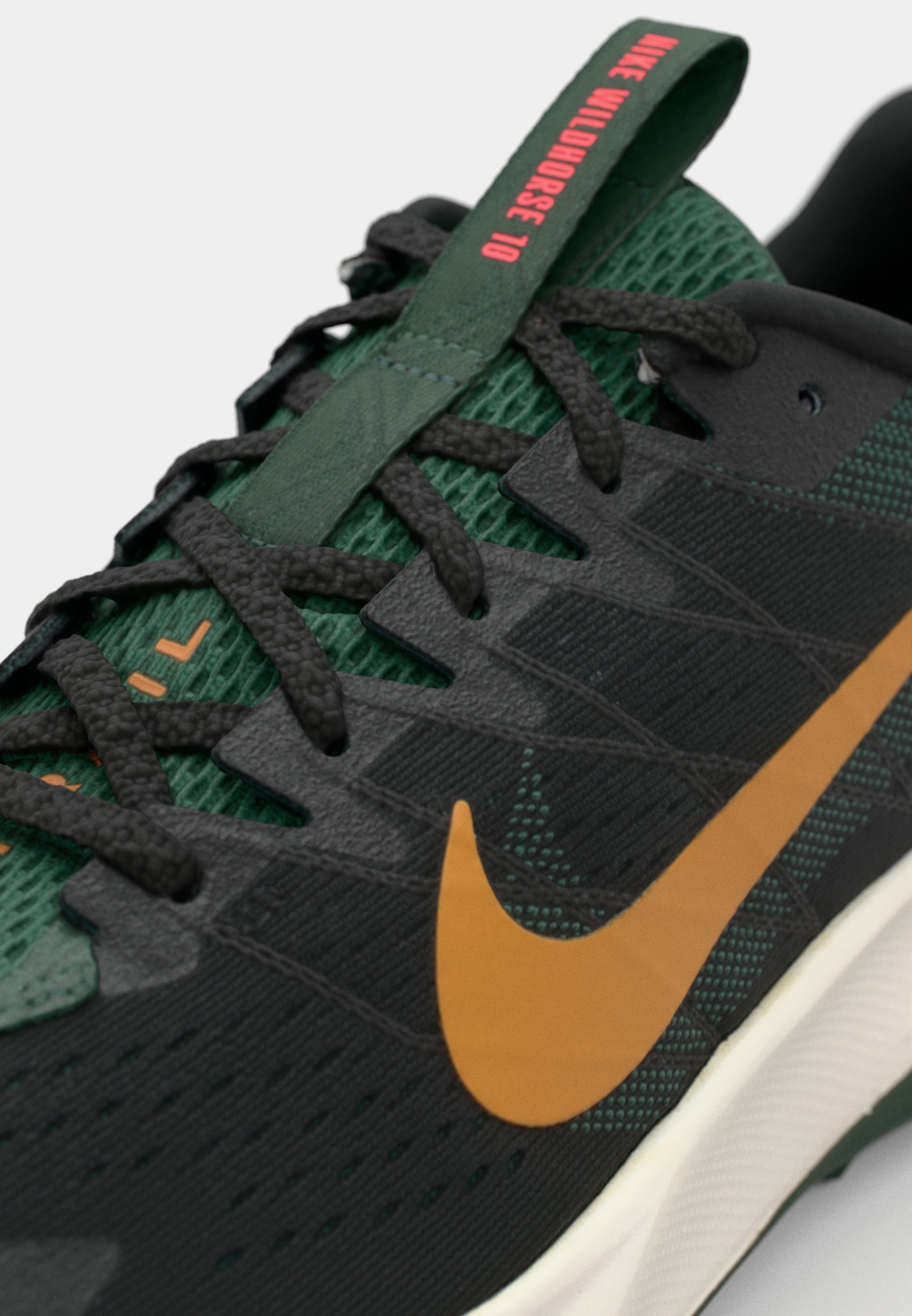 Nike Performance REACTX WILDHORSE 10 - Běžecké boty do terénu - black/desert ochre/fire/bright crimson/sail