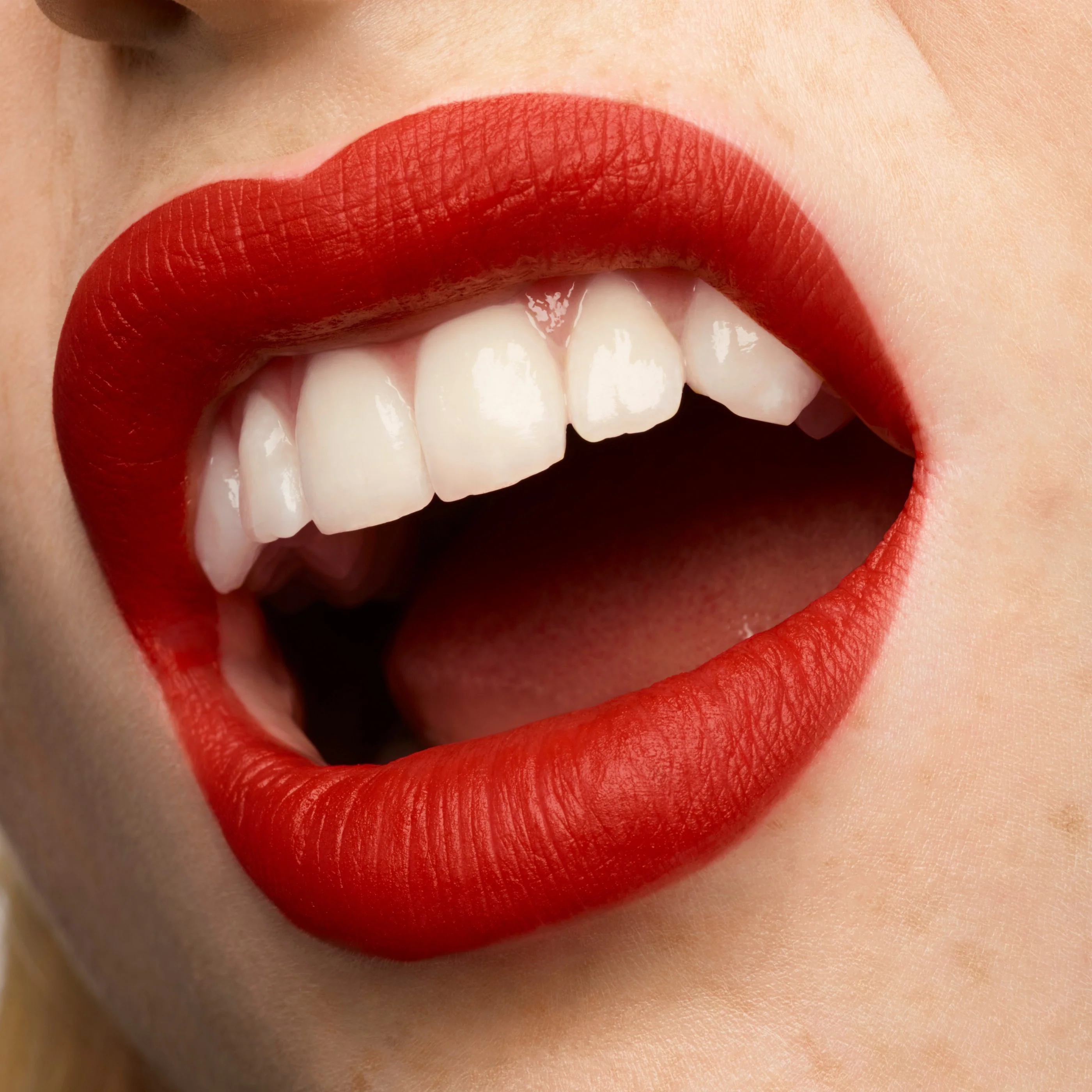 Labbra Rouge Pur Couture The Slim Velvet Radical - Rossetto mat, Rossetto