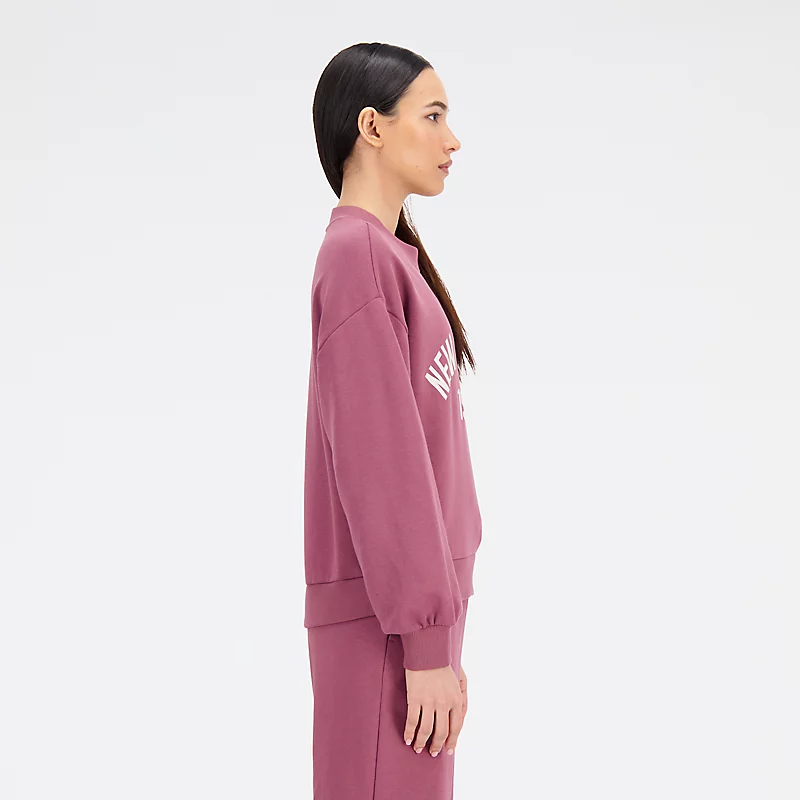 Femme Essentials Varsity Fleece-Sweatshirt mit Rundhalsausschnitt – Verwaschenes Burgunderrot
