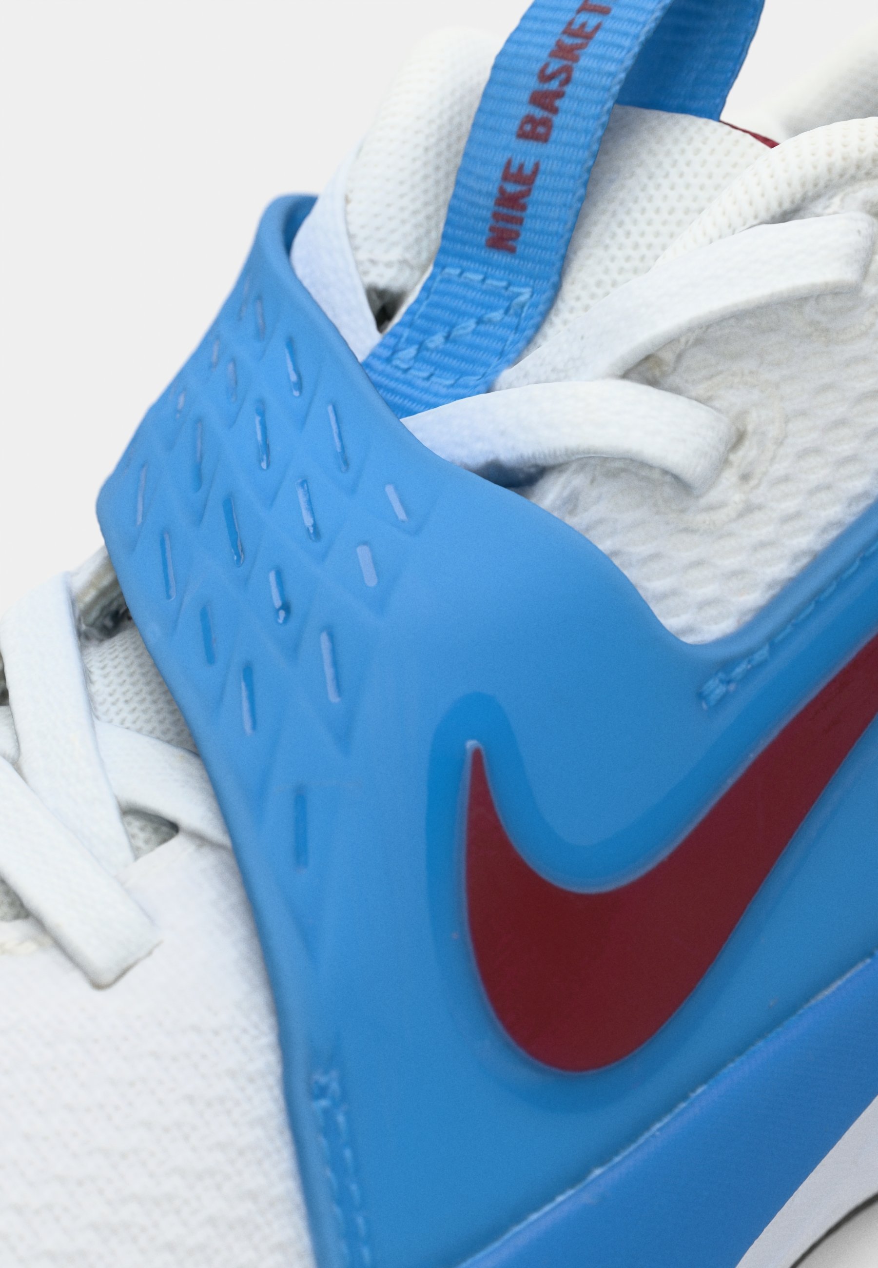 Nike Performance TEAM HUSTLE UNISEX - Buty do koszykówki - białe/czerwone/niebieskie/czarne