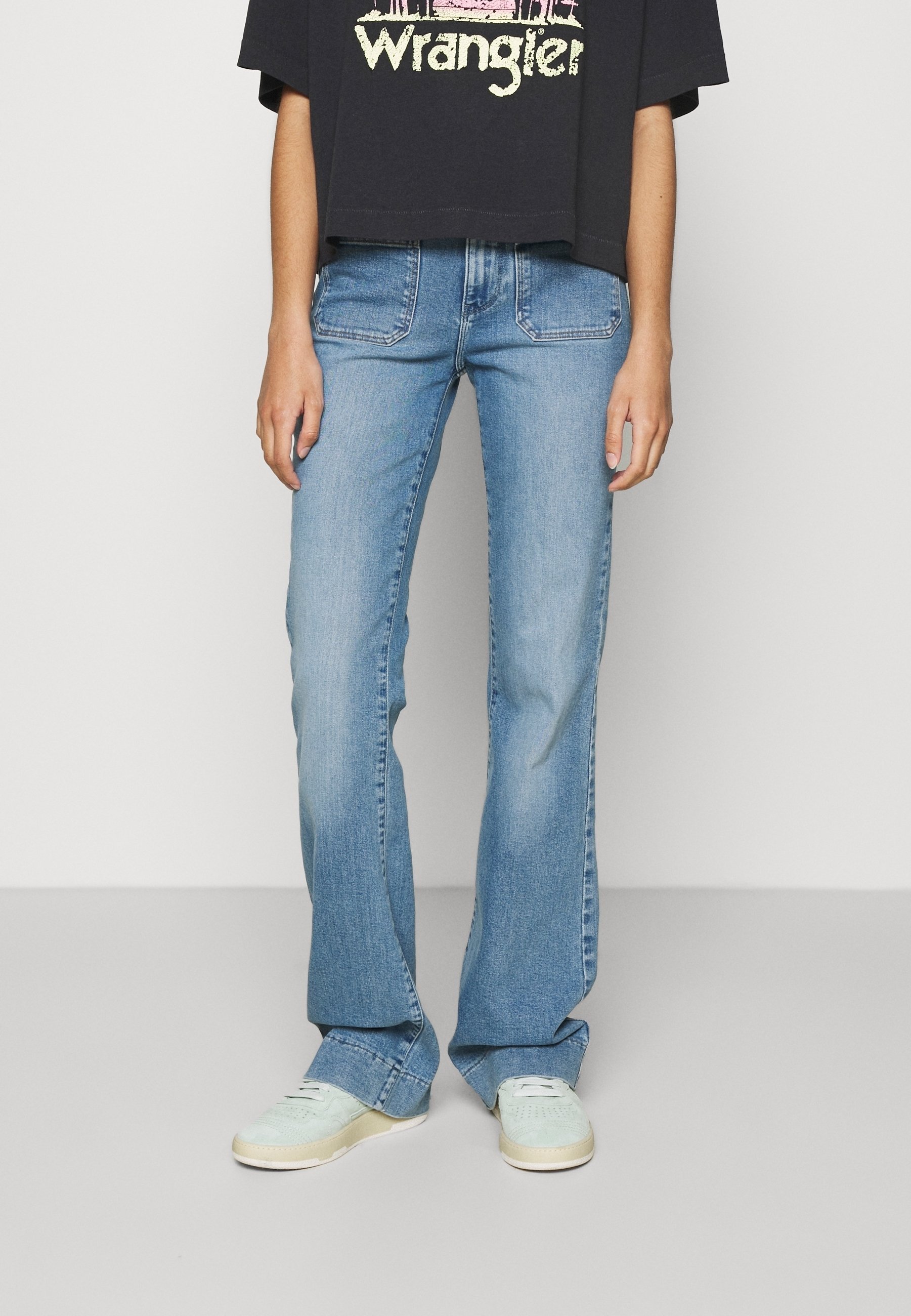 Wrangler flared jeans - lichtblauwe denim