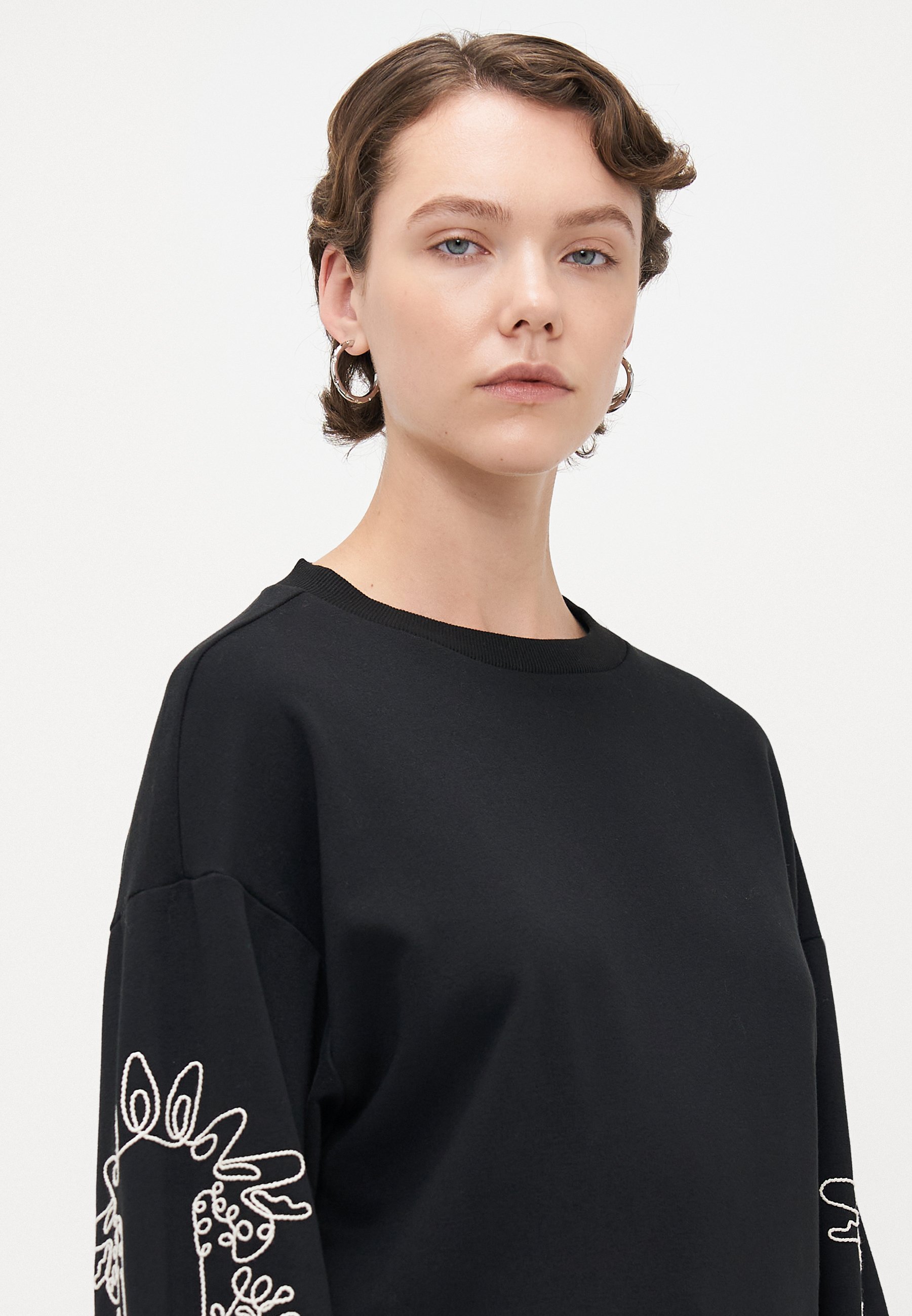 ONLY Tall ONLBROOKE O NECK DETAIL - Felpa - nero/ecru