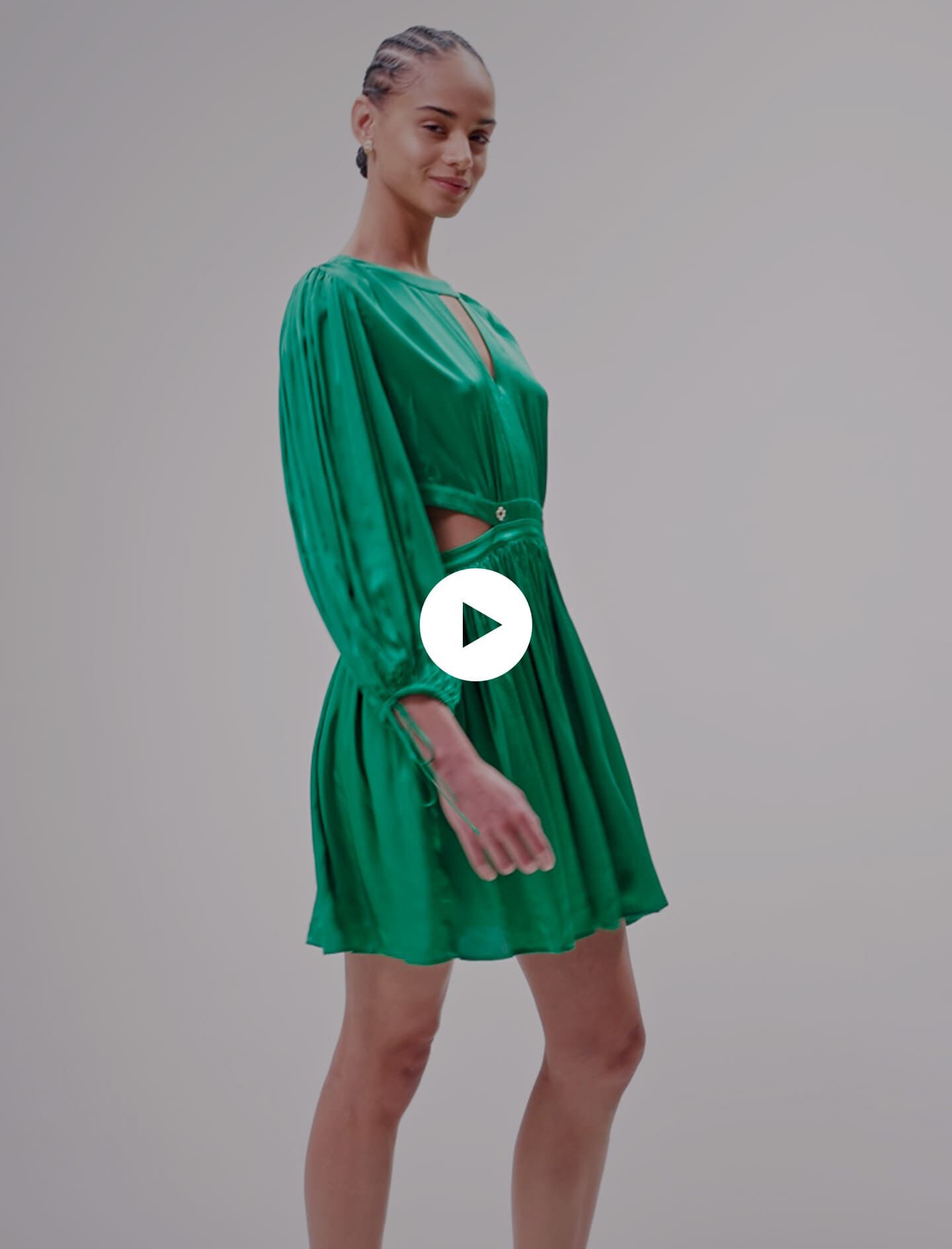 Satiinista tehty lyhyt mekko - Vert