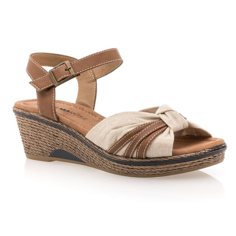 Women's Beige Sandals / Open-Toe Shoes