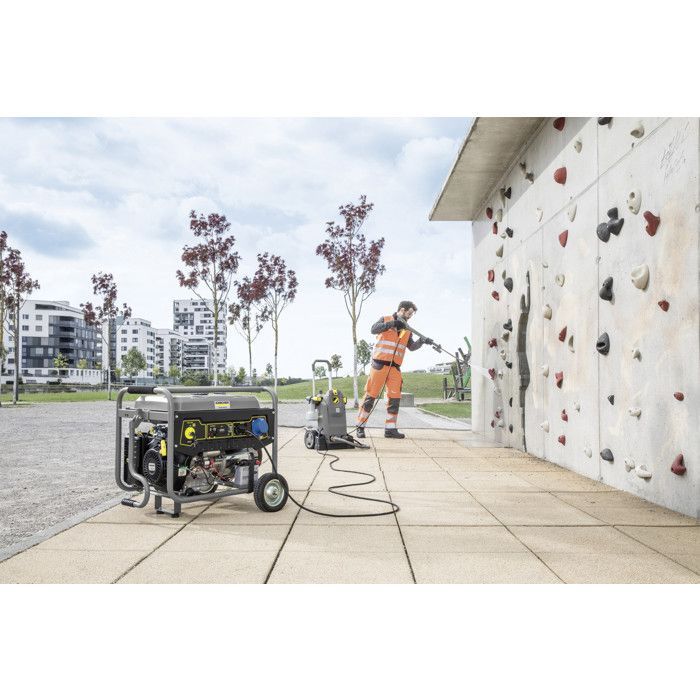 Generador de 2,8 kW con motor de gasolina Karcher PGG 3/1 de 15 L.