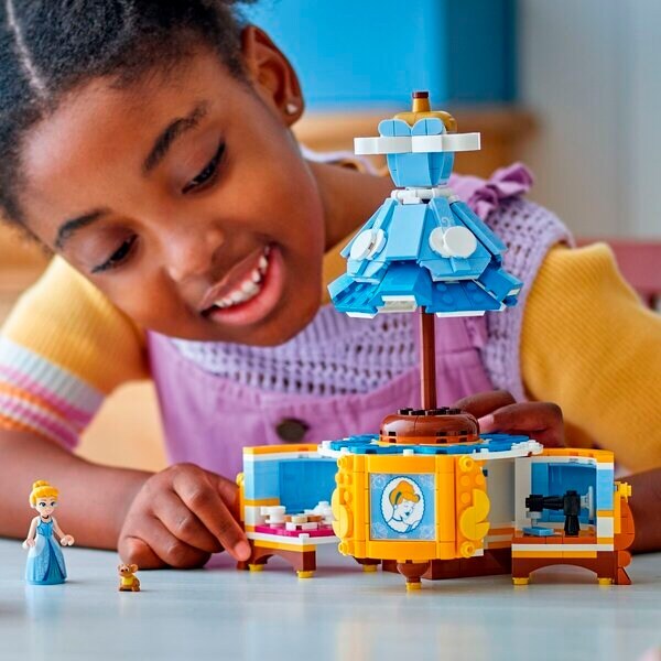 LEGO Disney 43266 Pepelkina obleka
