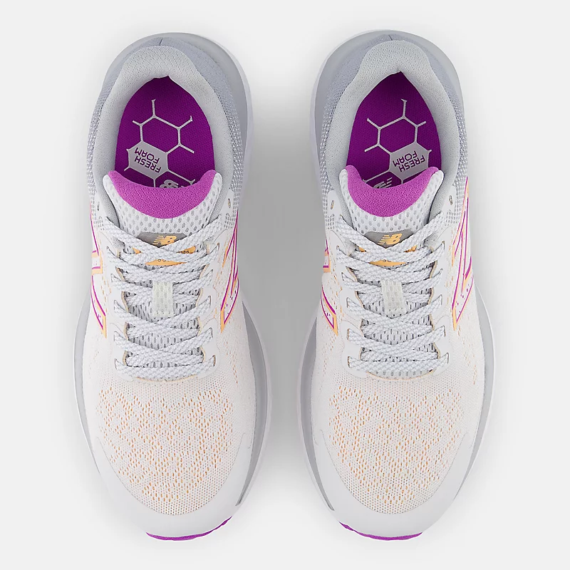 Damskie buty Fresh Foam 680v7 – kwarcowo-szary z aluminiowym szarym wykończeniem i efektem Solar Flare