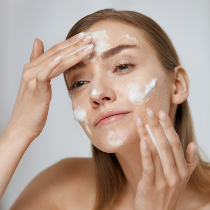Spumă de curățare facială Feel Free 150 ml