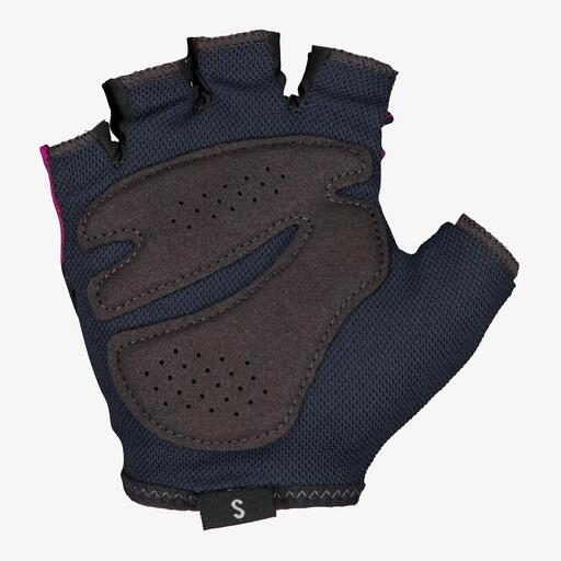  Nike Essential