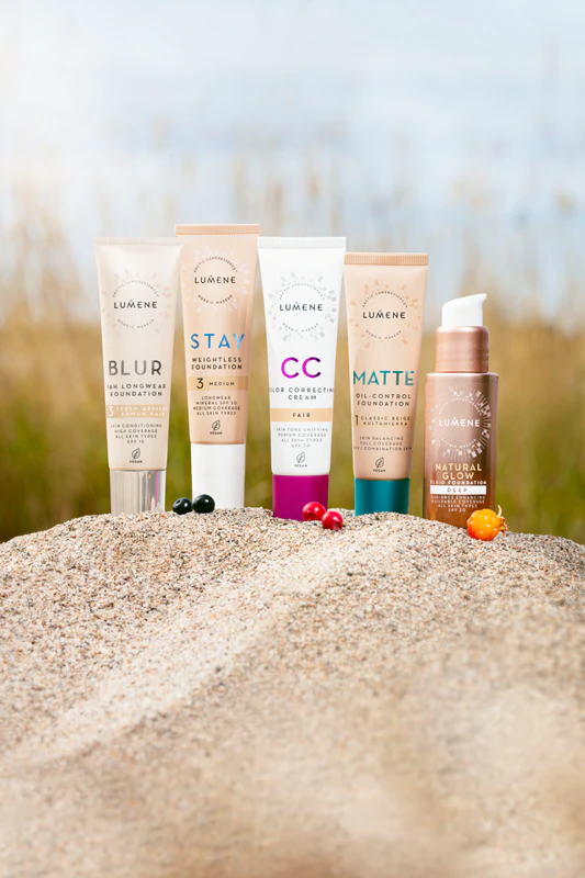 Dlhotrvajúci make-up Lumene Blur 16h
